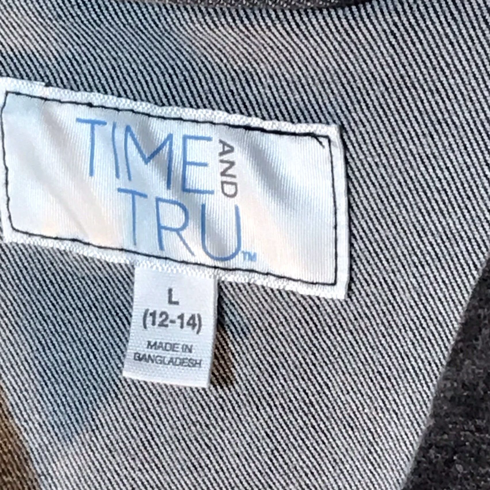 Vintage VINTAGE Time & Tru Black Wash Denim Jacket Women Size Large Casual Fall Winter Cotton Spandex Button Embroidered Logo Size L / US 10 / IT 46 - 2 Thumbnail