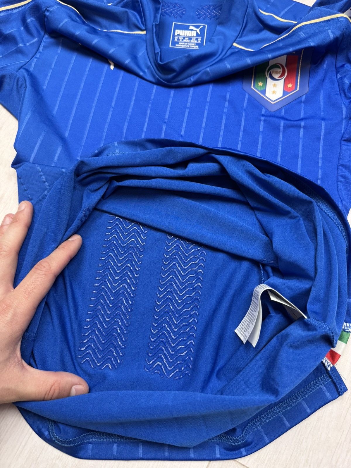 Puma Puma Italy Authentic Player Issue Soccer Jersey 2016/17 Size US M / EU 48-50 / 2 - 9 Thumbnail