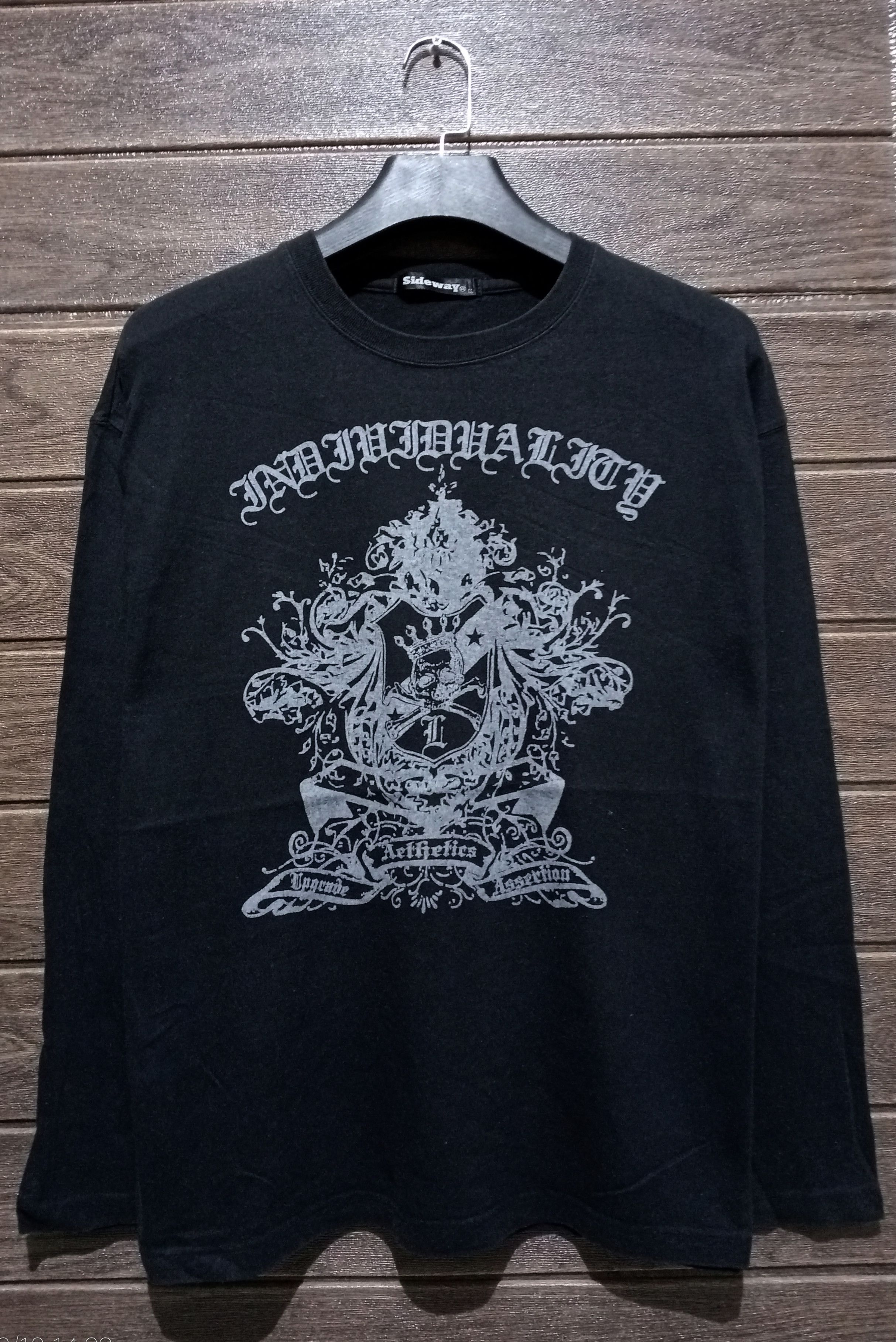 Japanese Brand Vintage Punk Sideaway Skulls Long Sleeve Tshirt Size US L / EU 52-54 / 3 - 1 Thumbnail