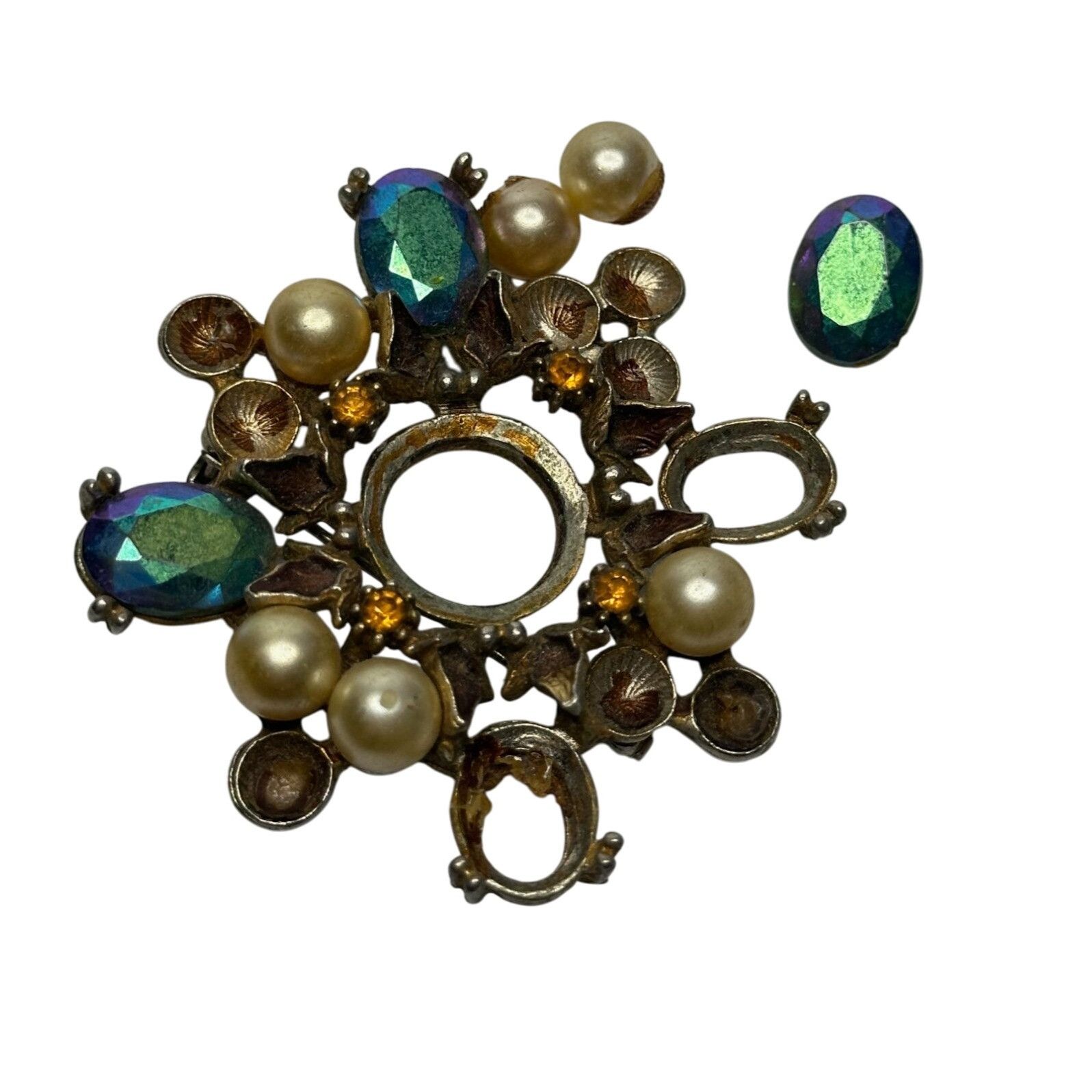 Other Women's Vintage Gold Tone Brooch Pin with Gems and Faux Pear Size ONE SIZE - 1 Thumbnail