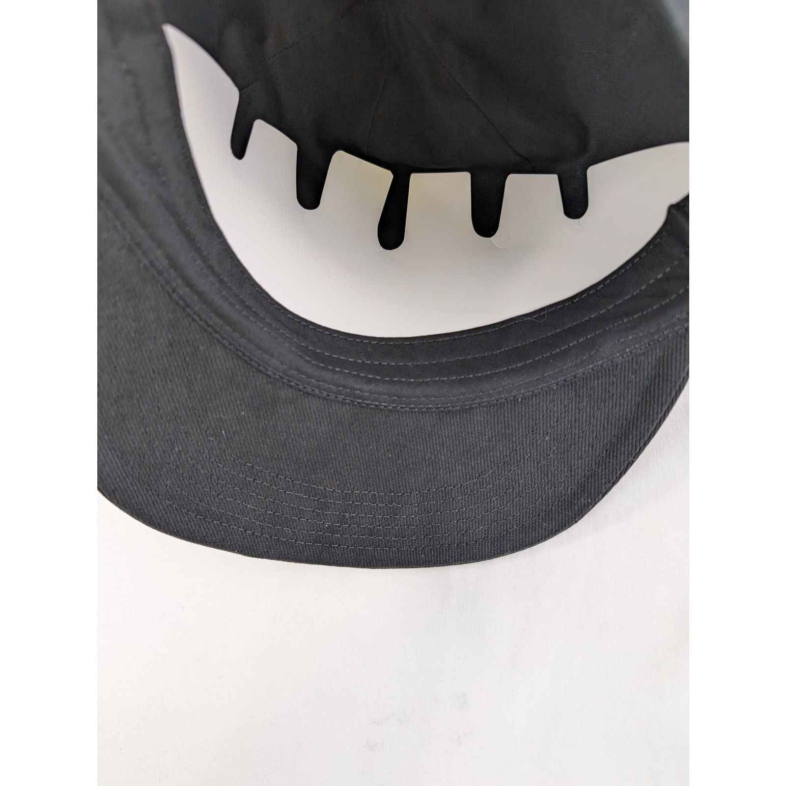 Amiri o1rshd1 Q:3 / Size: OS / Baroque Logo Dad Hat / Cap in Black Size ONE SIZE - 11 Thumbnail