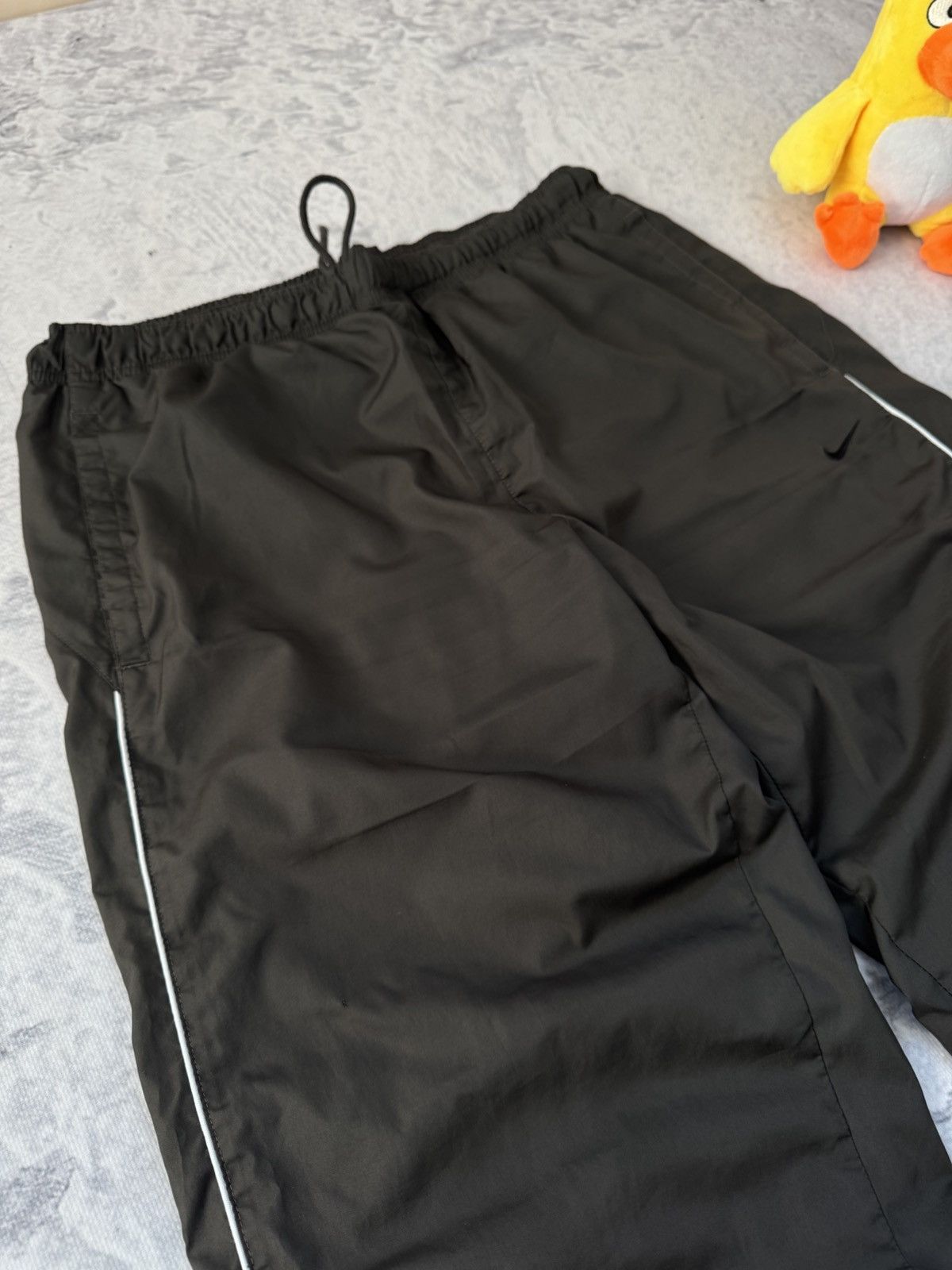 Nike × Vintage NIKE NYLON VINTAGE Y2K OVERSIZE BAGGY FIT PANTS SWEATPANTS Size US 32 / EU 48 - 5 Thumbnail