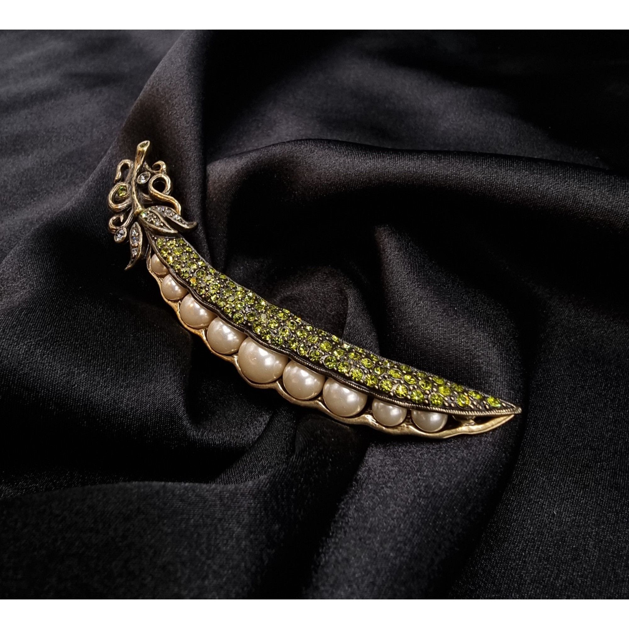 Vintage Heidi Daus Large Brooch W/ Faux Pearls & Green Crystal Accen Size ONE SIZE - 1 Thumbnail