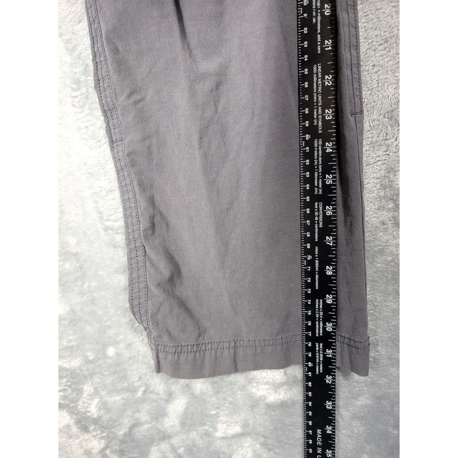 Marmot VINTAGE Marmot Pants Womens 10 Gray Convertible Cargo Twill Hiking Outdoor Stretch Size 32" / US 10 / IT 46 - 4 Thumbnail