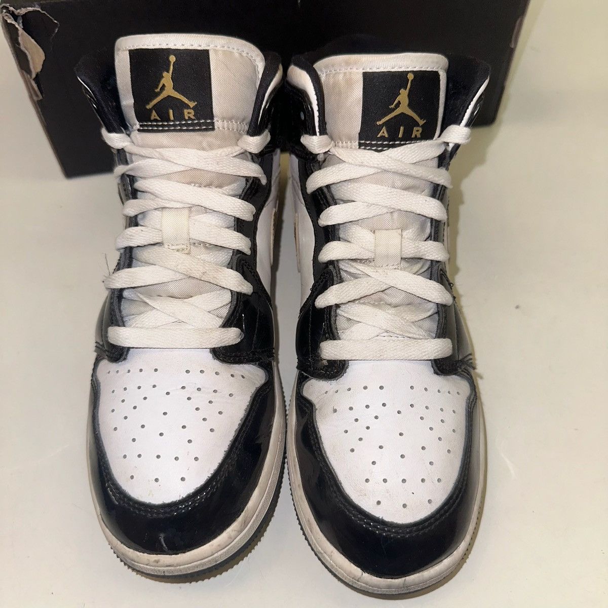 Nike Size 7Y (8.5W) - Nike Air Jordan 1 Mid Grade School Black Size US 8.5 / IT 38.5 - 4 Thumbnail