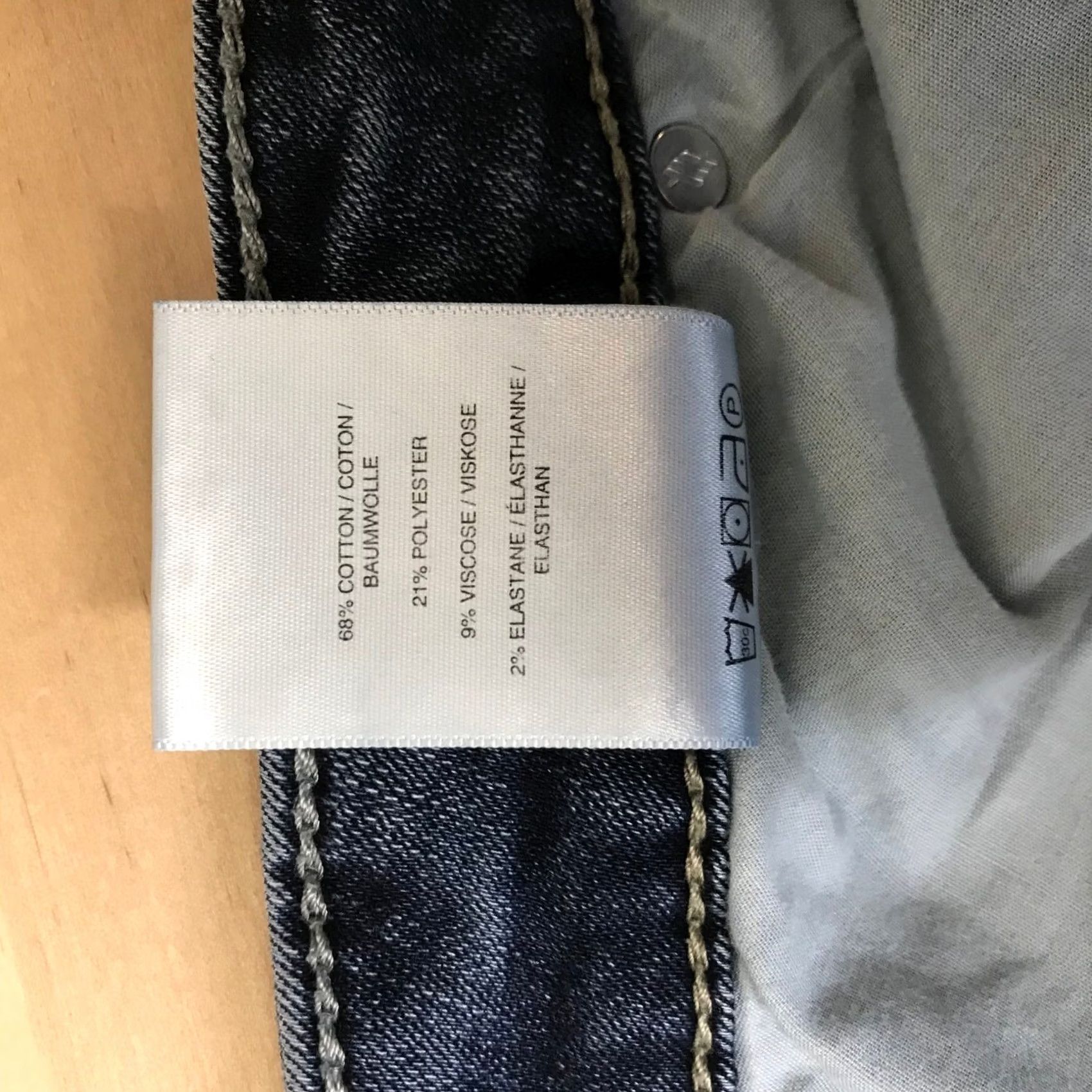Silver Jeans Co. VINTAGE? No Silver Jeans Co Women Dark Wash Tapered Leg Stretch Denim Blue Jeans Size 24" / US 00 / IT 34 - 8 Thumbnail
