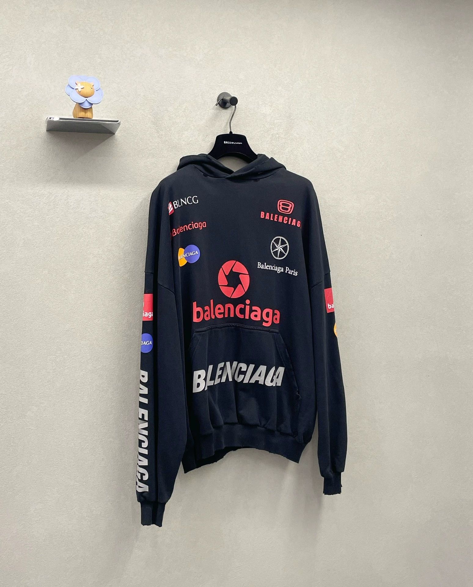 Balenciaga balenciaga fw23 logo print hoodie in black Size US L / EU 52-54 / 3 - 3 Thumbnail