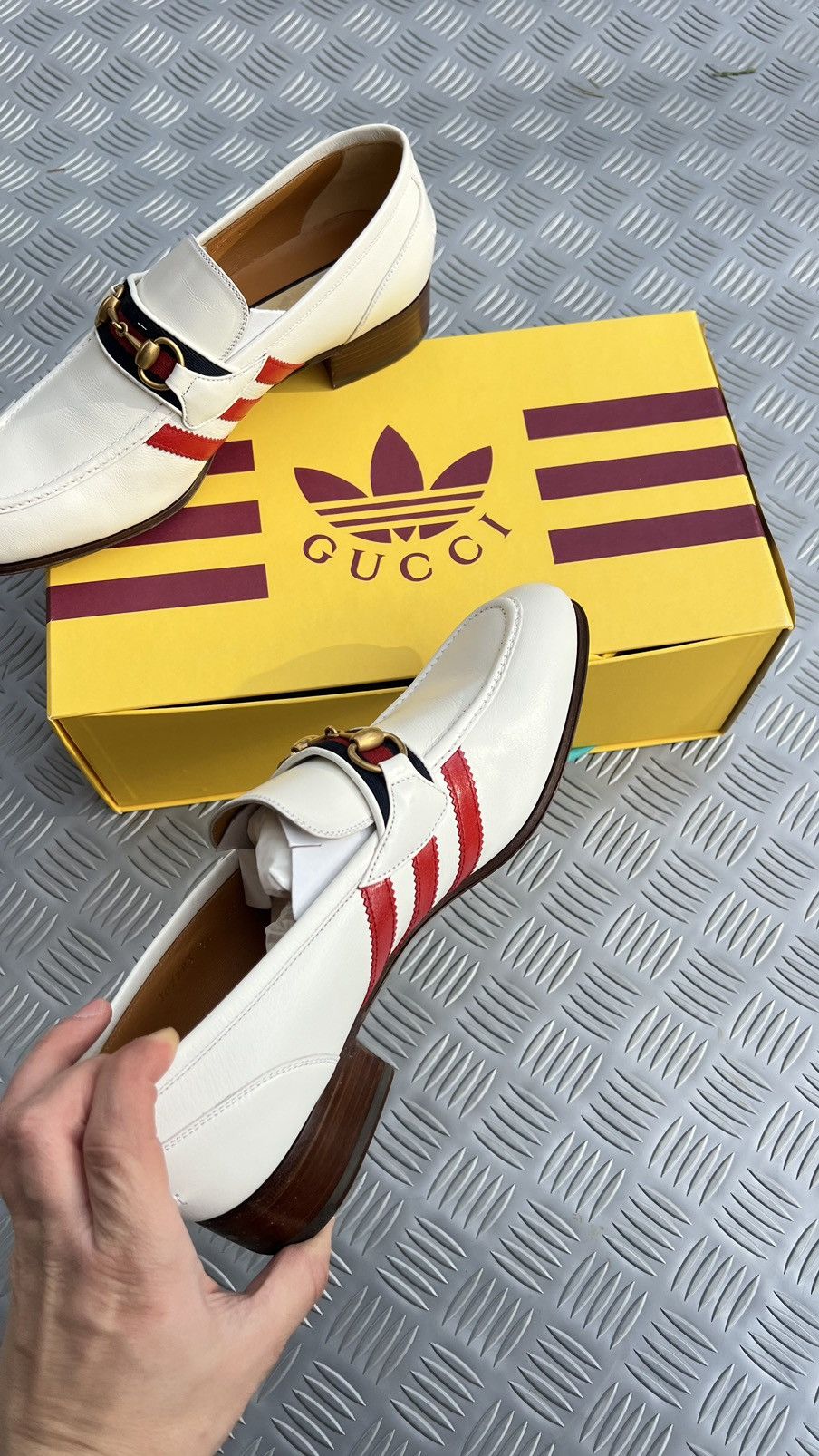 Gucci Gucci x Adidas Size US 10 / EU 43 - 9 Thumbnail