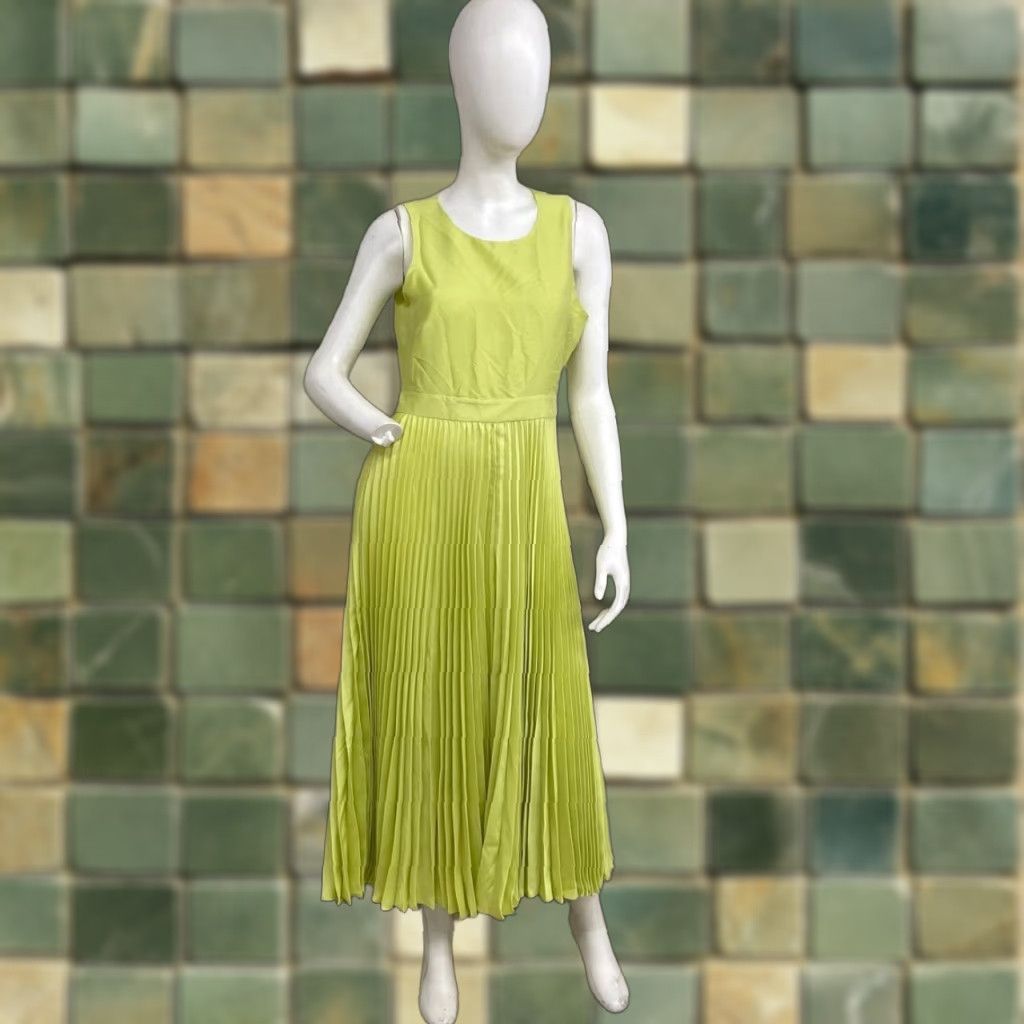 Banana Republic Dark green pleated dress | Grailed
