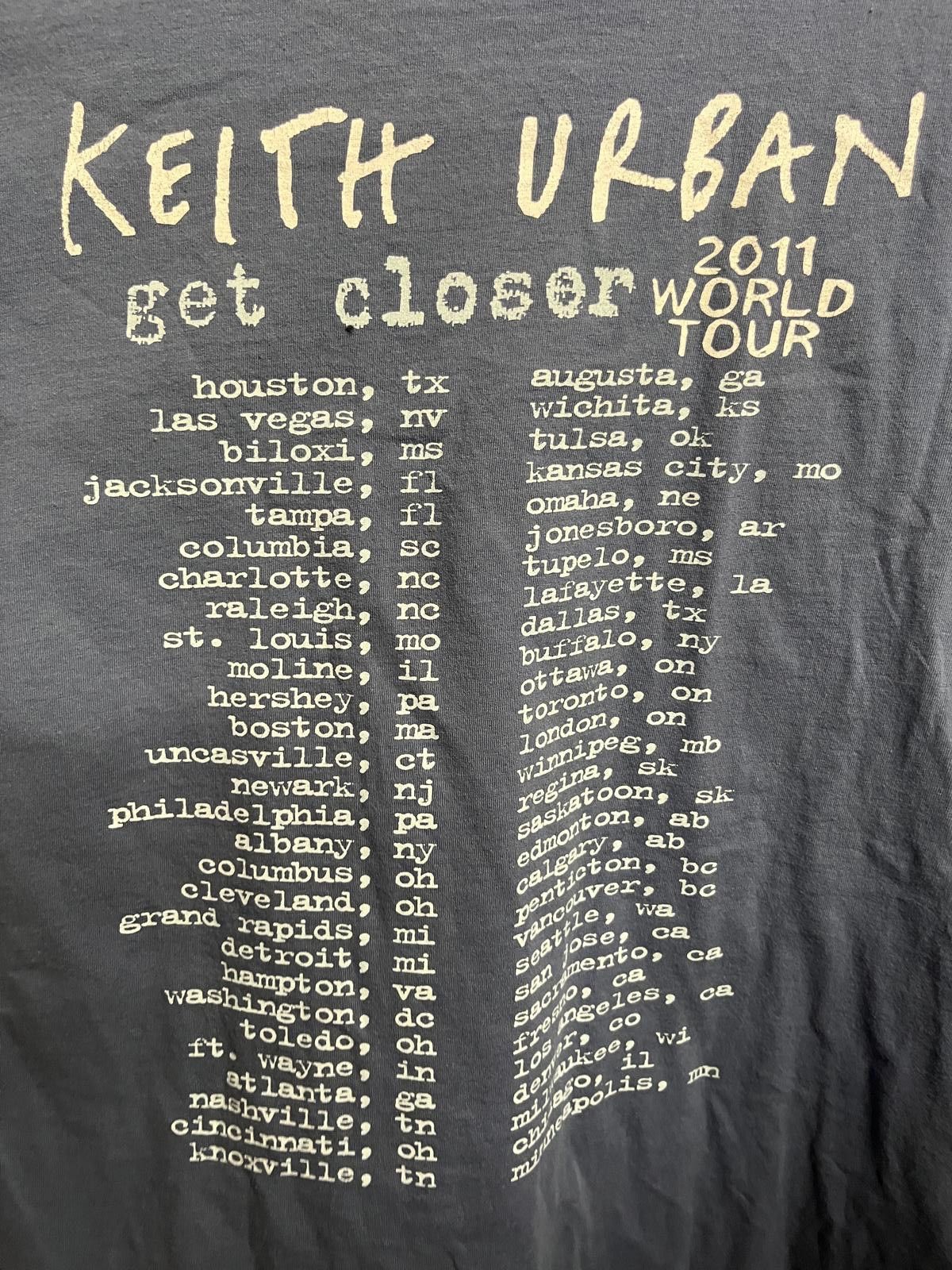 Designer Keith Urban Tour Tee - Get Closer 2011 World Tour T-shirt -L Size US L / EU 52-54 / 3 - 5 Thumbnail
