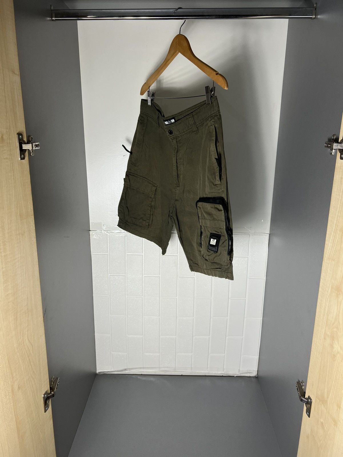 Weekend Offender VINTAGE WEEKEND OFFENDER MULTIPICKET CASUAL SHORTS Y2K 90s Size US 32 / EU 48 - 12 Thumbnail