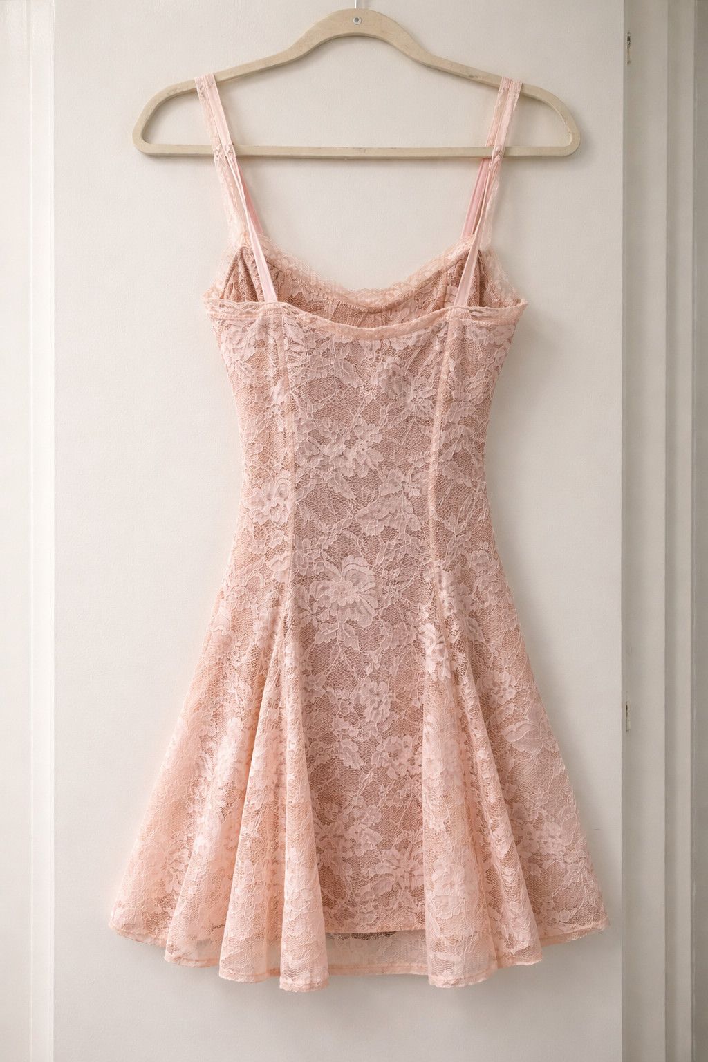 House of CB House of CB Perfectly Pink Lace Minidress Size S / US 4 / IT 40 - 2 Thumbnail