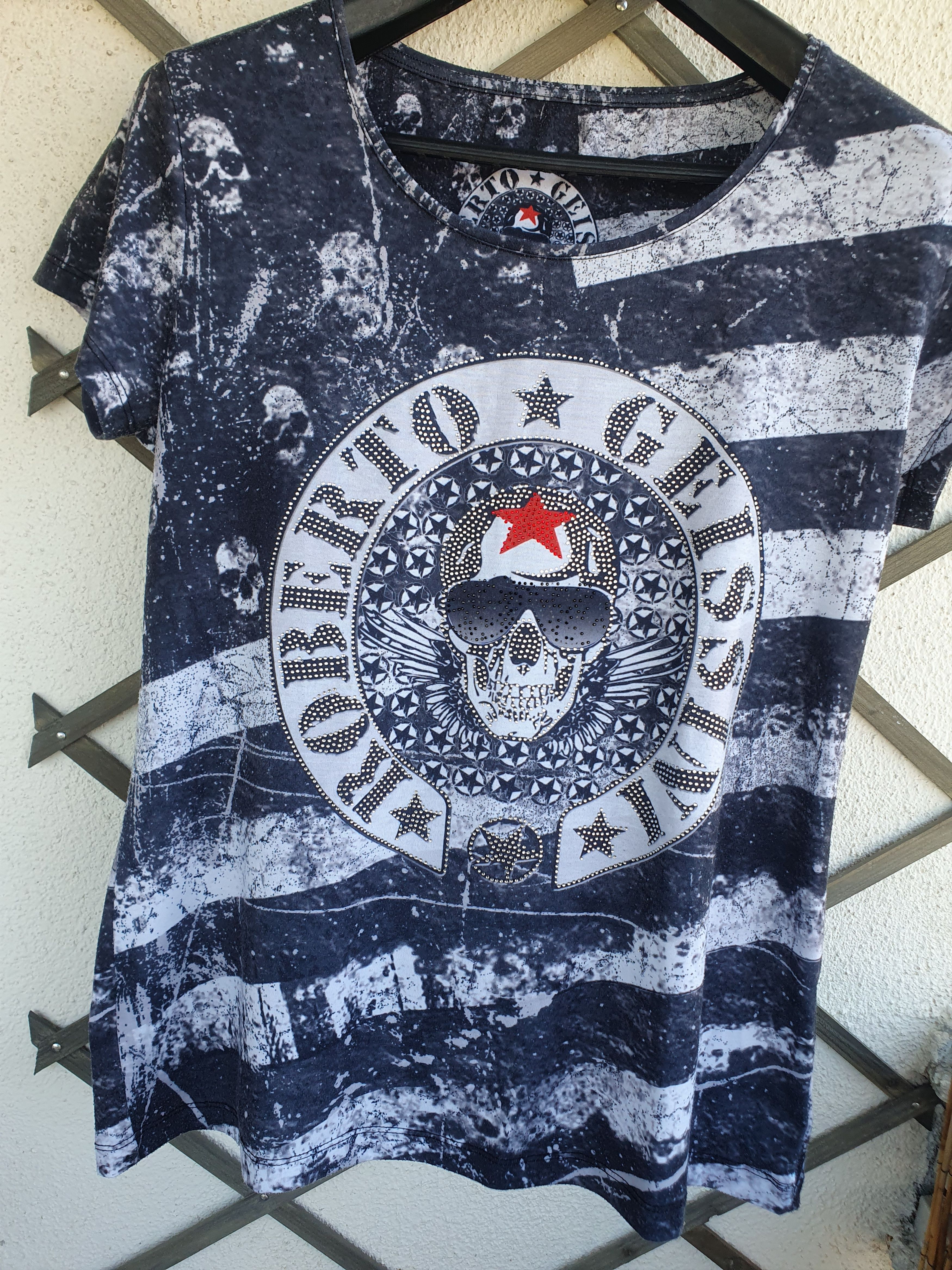 Swagger × Vintage Roberto Geissini Skull Rhinestones US Flag Y2K t-shirt sz M Size US M / EU 48-50 / 2 - 4 Thumbnail