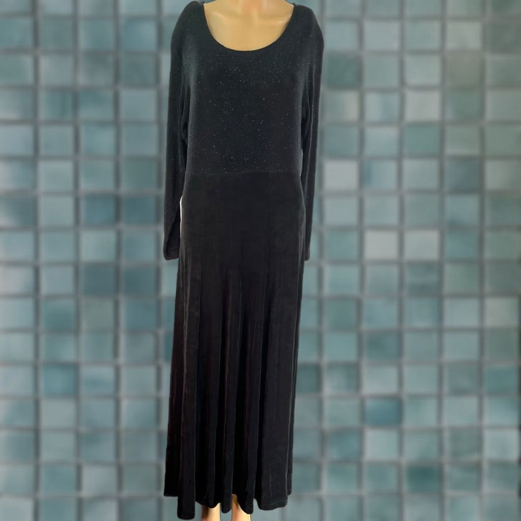 Vintage Vintage KJG Maxi Dress Scoop-neck Pleated Long Sleeve Black Womens SZ M 90s Vintage KJG Maxi Dress Womens SZ M Pleated Long Sleeve Black Size M / US 6-8 / IT 42-44 - 1 Thumbnail