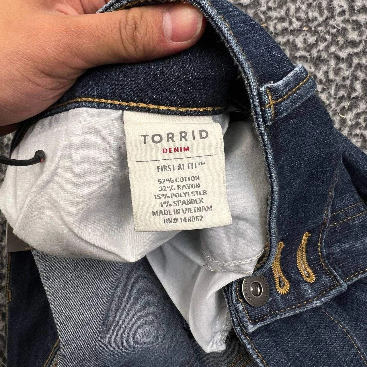 Torrid Torrid Jegging Crop Jeans Women 24 Faded Denim Cuffed 44x22 Size 24" / US 00 / IT 34 - 8 Thumbnail