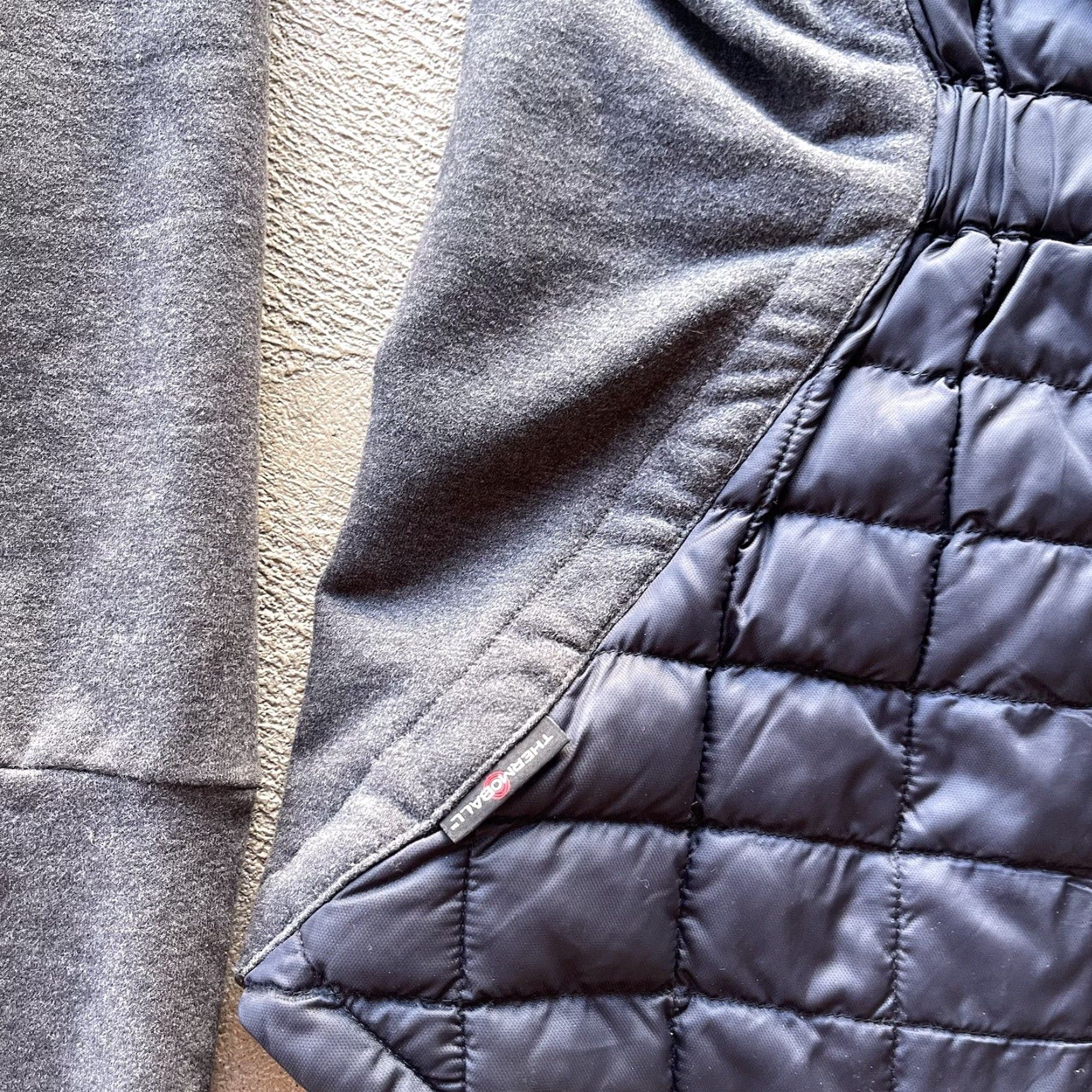 The North Face The North Face Womens Jacket Medium Black Thermoball Puffer Zip Up Outdoor Hike Size M / US 6-8 / IT 42-44 - 6 Thumbnail