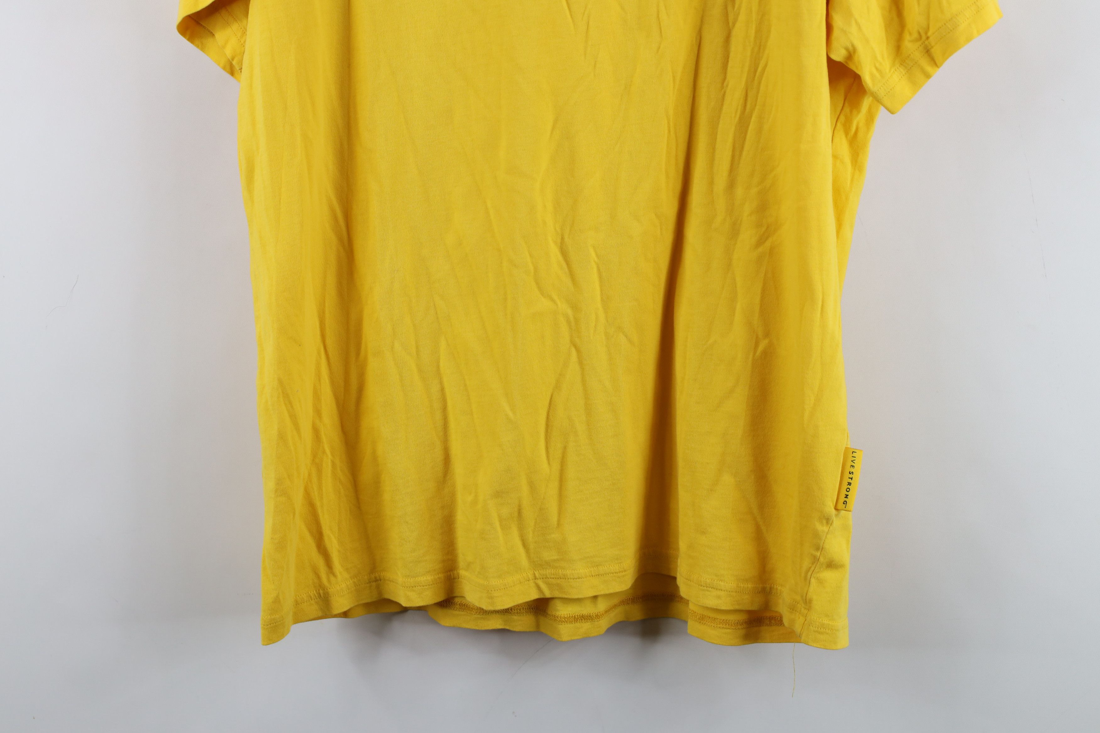 Nike Vintage Nike Livestrong Lance Armstrong Swoosh T-Shirt Size US L / EU 52-54 / 3 - 13 Thumbnail