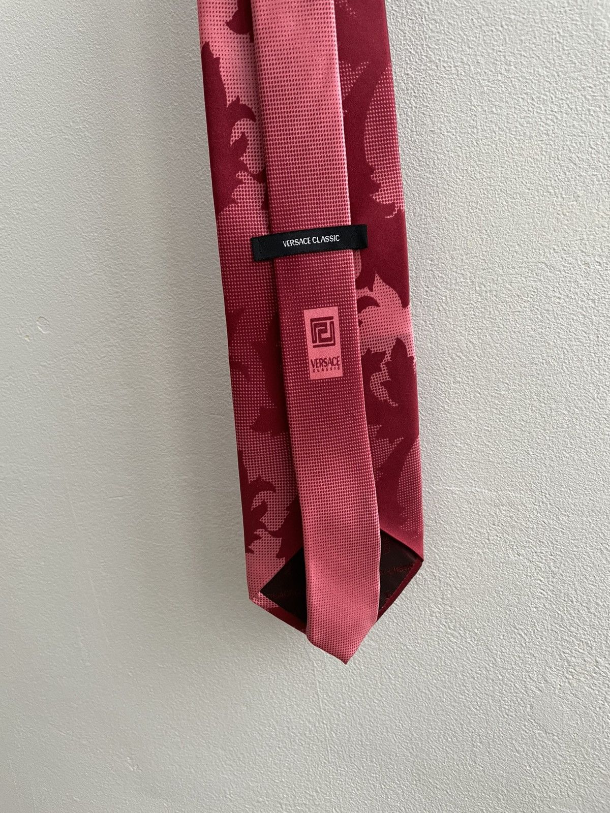 Versace RARE VERSACE Classic Red Silk Tie Printed Logo Abstract Size ONE SIZE - 24 Thumbnail