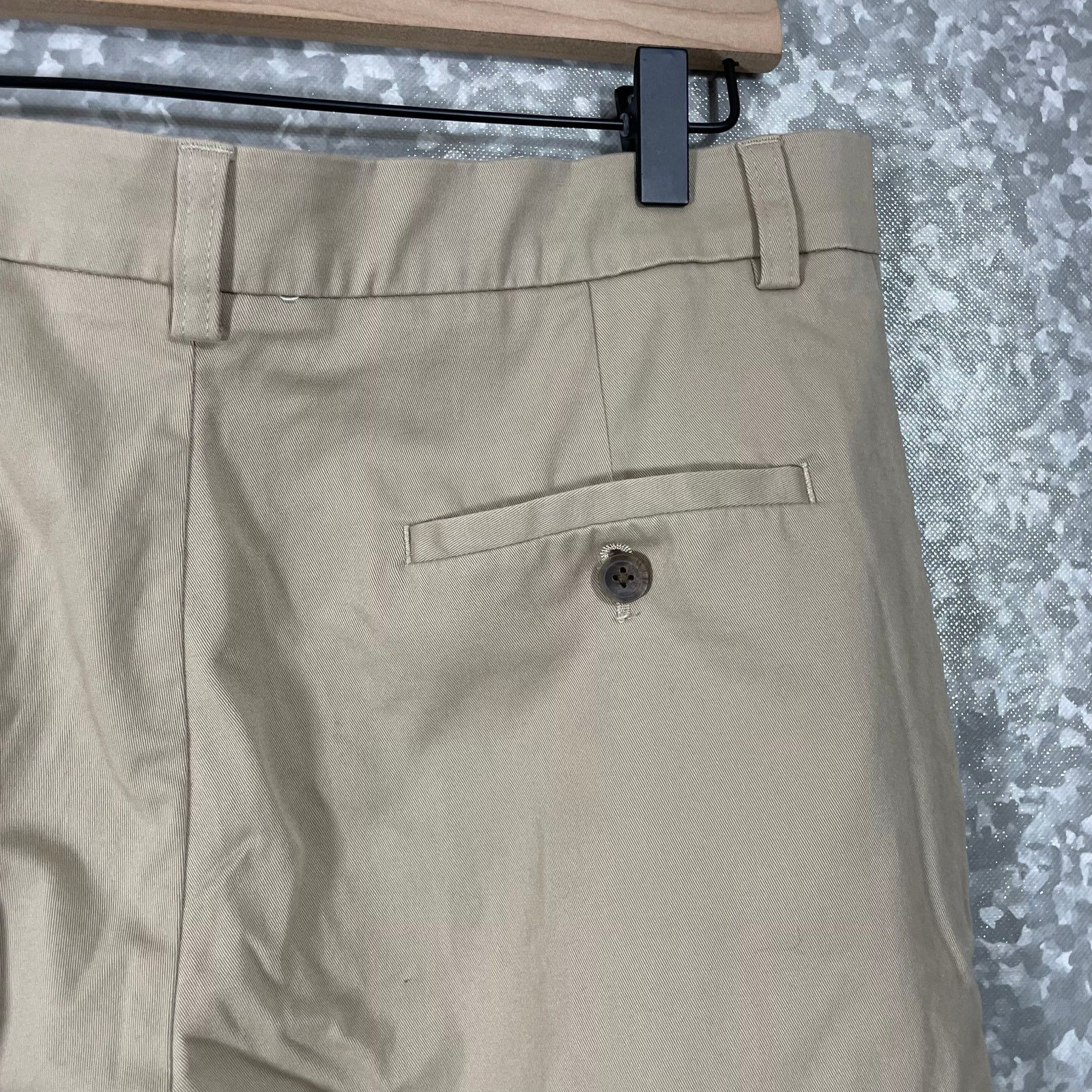 Haggar Haggar Men's Khaki Expandomatic Stretch Chino Pants - 34x30 Size US 34 / EU 50 - 6 Thumbnail
