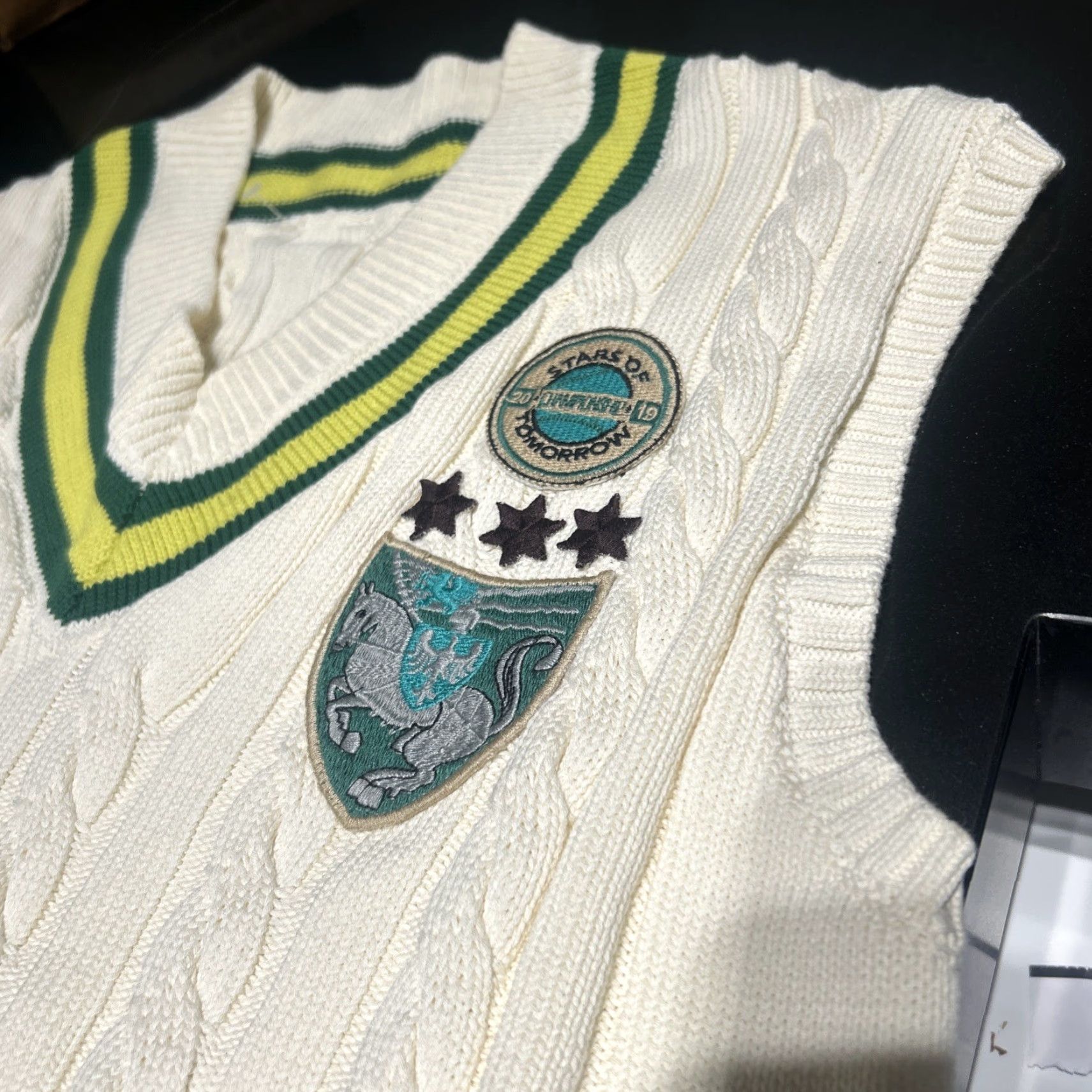 Vintage VINTAGE Cable Knit Cricket Sweater Vest XL Classic Polo Style Men Ivory ChampionS OfTomorrow? Size US XL / EU 56 / 4 - 4 Thumbnail