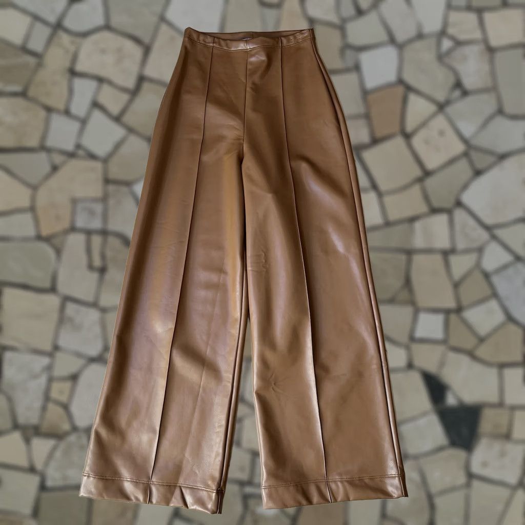 Vintage Ripley Rader Vegan Leather Culottes Cropped Wide-Leg Pant Women’s XS Tan Logo Stretch Elastic Waist Size 26" / US 2 / IT 38 - 1 Thumbnail