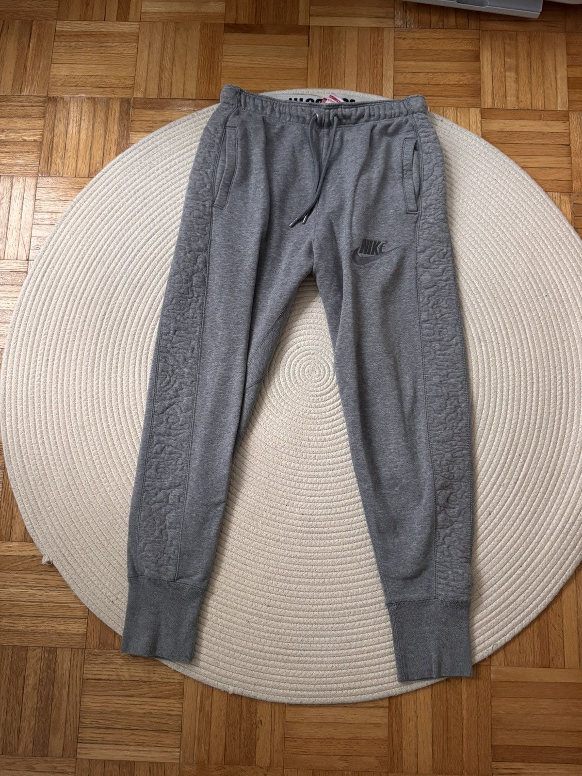 Nike Nike sweat pants size M grey Size 26" / US 2 / IT 38 - 1 Thumbnail