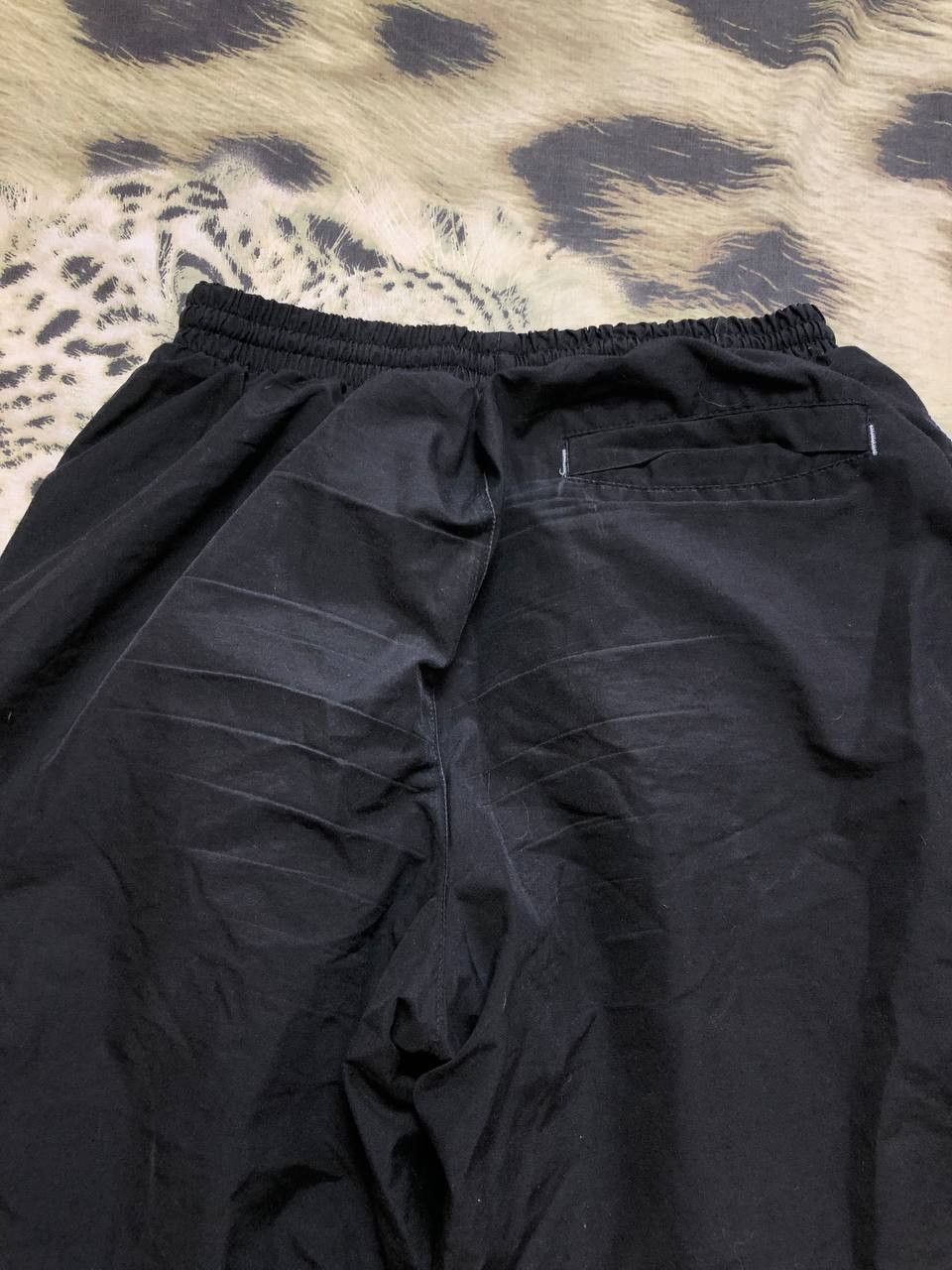 Umbro UMBRO vintage nylon oversize baggy fit sweatpants Size US 34 / EU 50 - 16 Thumbnail