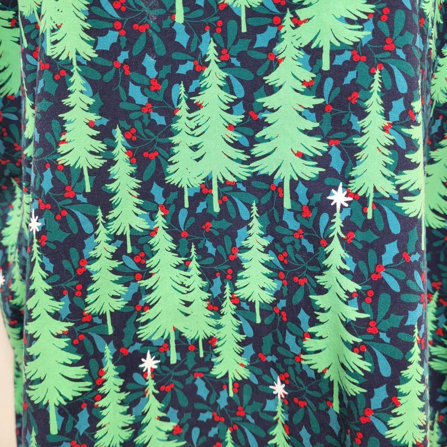 Vintage Uniform Advantage Scrub Top Women XL Green Red Blue Winter Trees Christmas Patterns Nurse... Size XL / US 12-14 / IT 48-50 - 6 Thumbnail