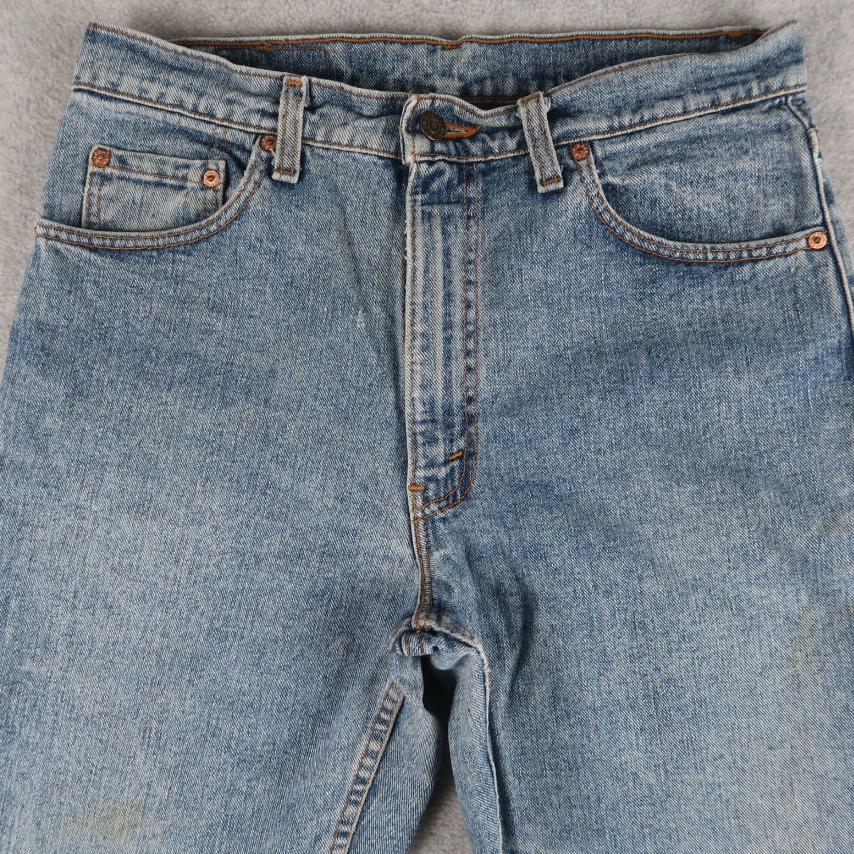 Levi's VINTAGE Levi's 550 Jeans Denim Blue 34x30 32x27.5 USA Made Men Relaxed 90s 5-Pocket Denim Distressed Belt Loops Size US 34 / EU 50 - 3 Thumbnail
