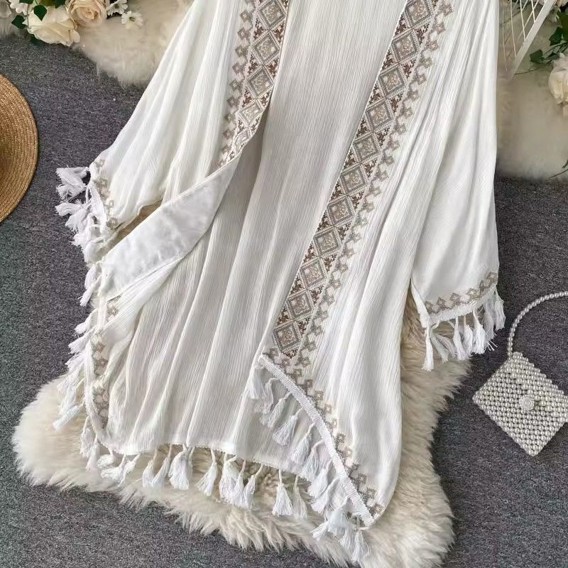 Japanese Brand × Vintage Bohemian Vintage Embroidery Woman Loose Cardigan Tops Size ONE SIZE - 1 Thumbnail