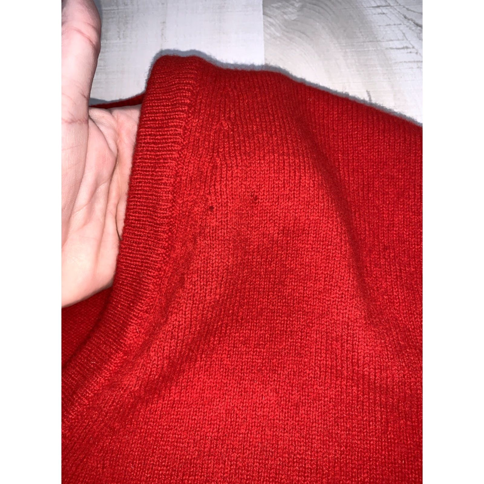 Vintage VINTAGE Lord Jeff Vest Shirt 100% Virgin Australian Lambswool Red Large USA Mens 70s 80s KnIT Sleeveless V-Neck Solid Size US L / EU 52-54 / 3 - 7 Thumbnail