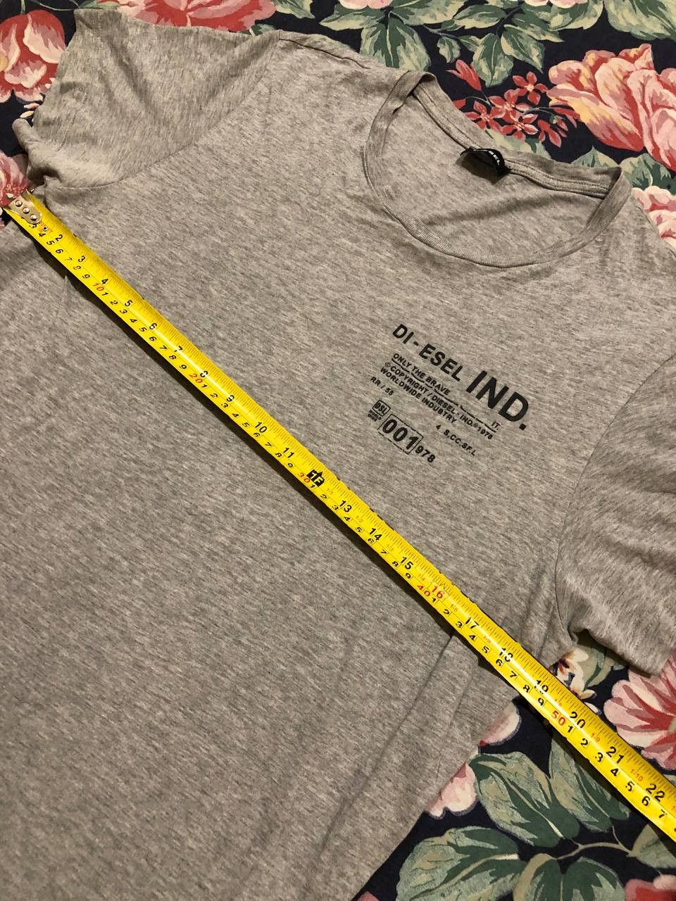 Diesel big print T-Shirt Diesel logo gray Y2K Vintage size M Size US M / EU 48-50 / 2 - 9 Thumbnail