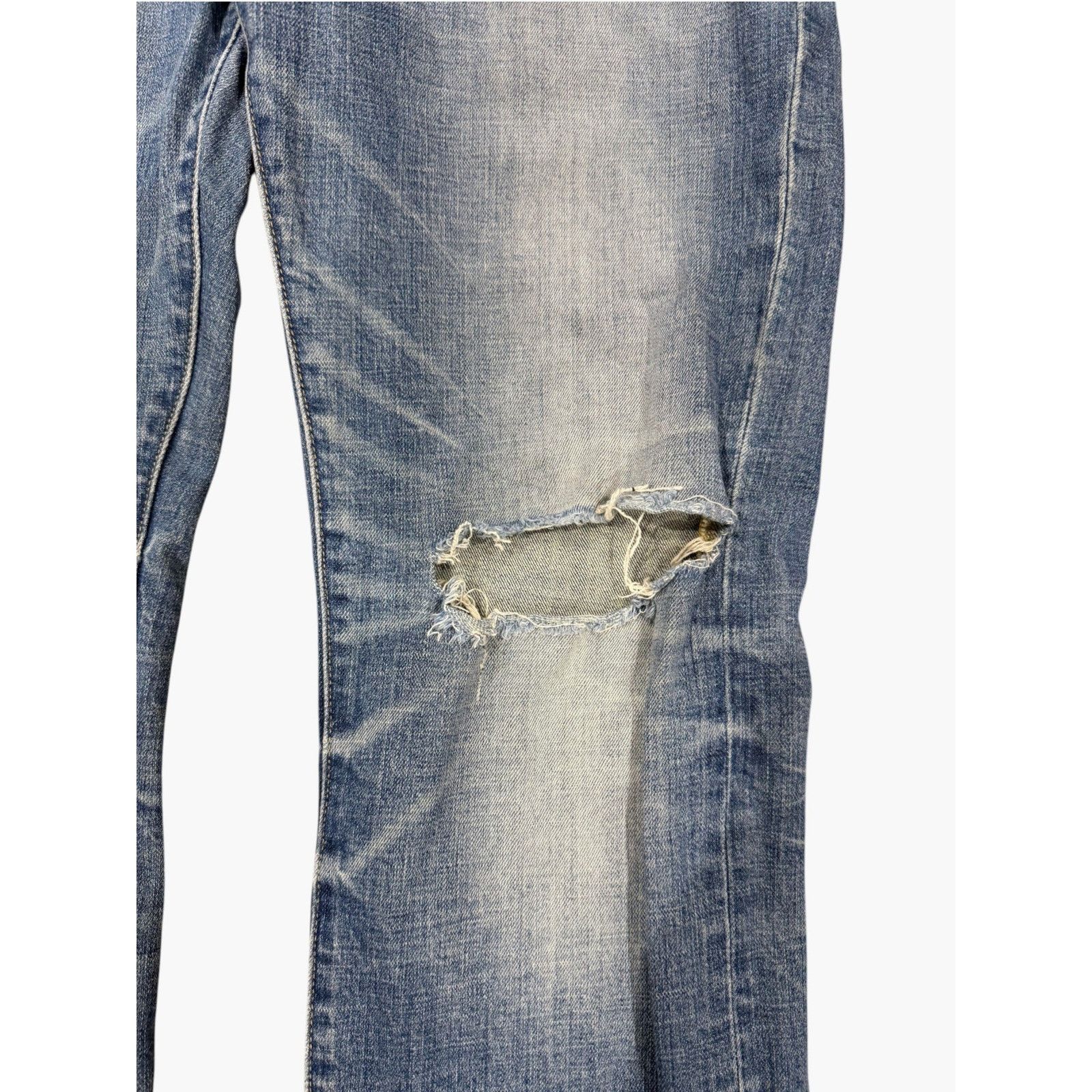 Purple Brand Purple Brand Light Wash Knee Ripped Jeans Size US 38 / EU 54 - 2 Thumbnail