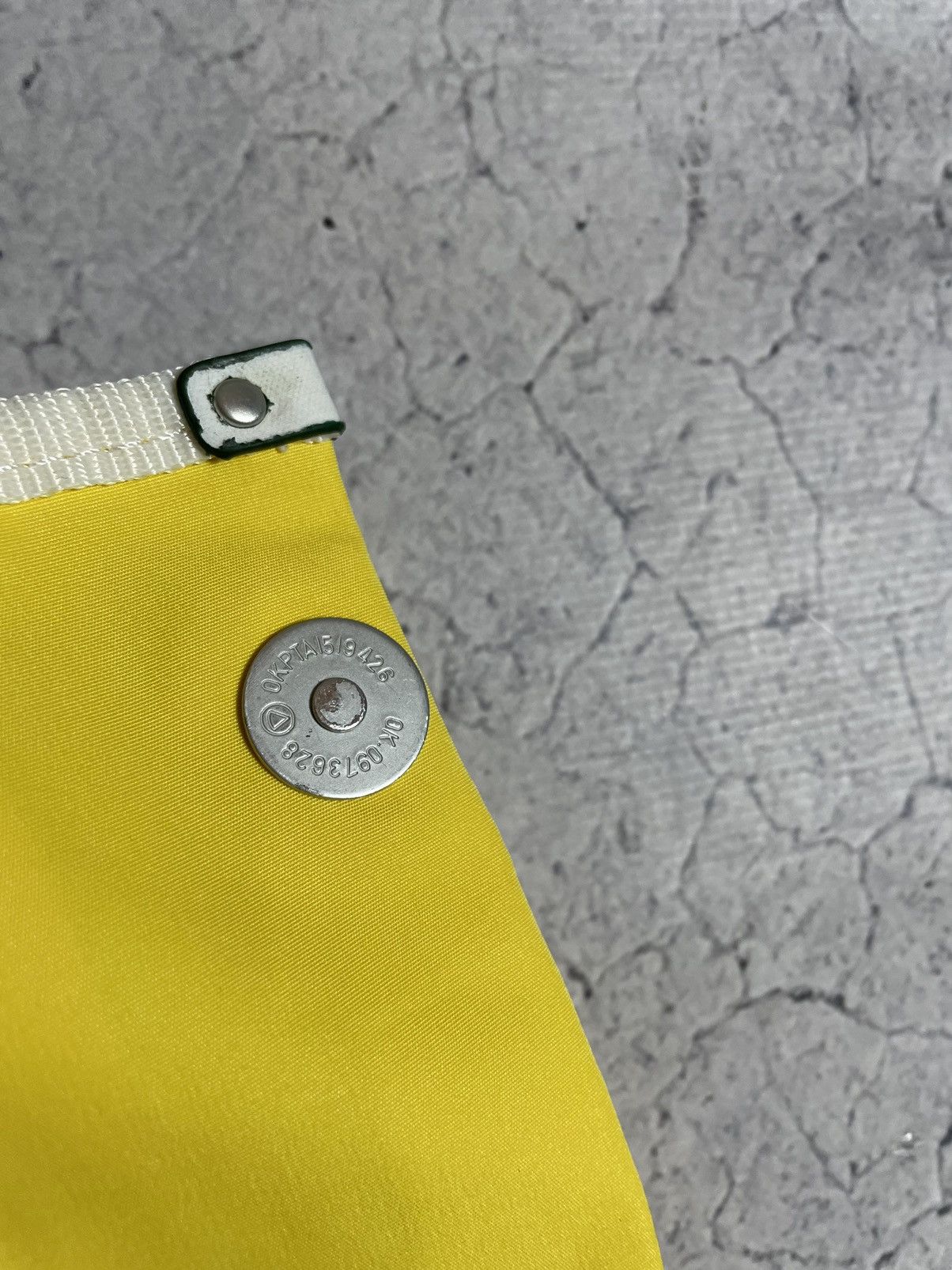 Lacoste Vintage Messenger Crossbody Slim Bag Lacoste Y2K Yellow Size ONE SIZE - 9 Thumbnail