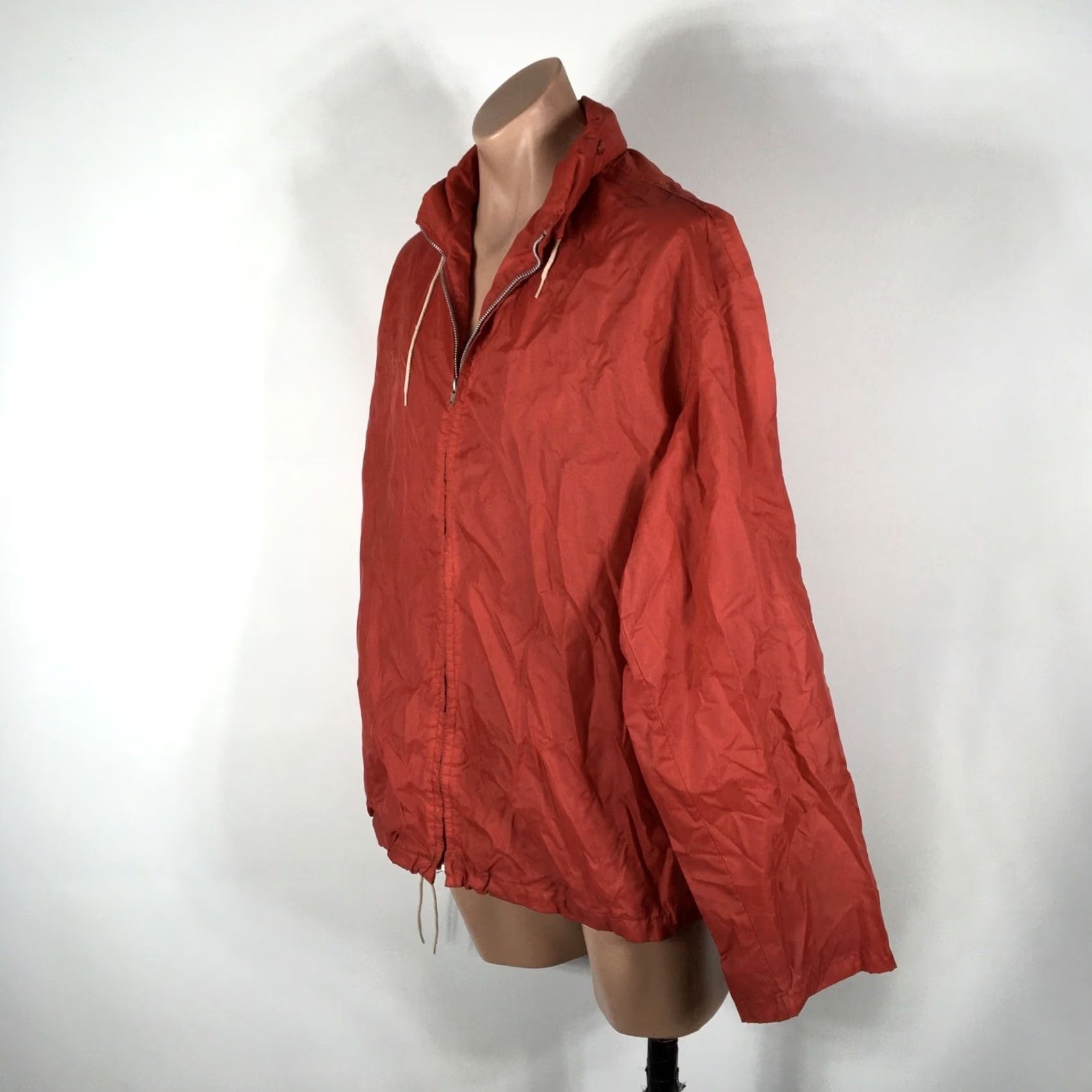 Vintage VINTAGE May Company Red Rain Slicker windbreaker Shirt Mens 1970s Nylon Made in Japan L Size US L / EU 52-54 / 3 - 7 Thumbnail