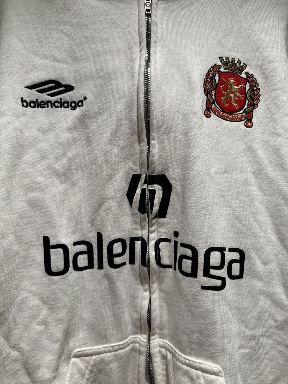 Balenciaga BALENCIAGA SOHO EXCLUSIVE ZIP-UP HOODIE – WHITE Size US XXL / EU 58 / 5 - 4 Thumbnail