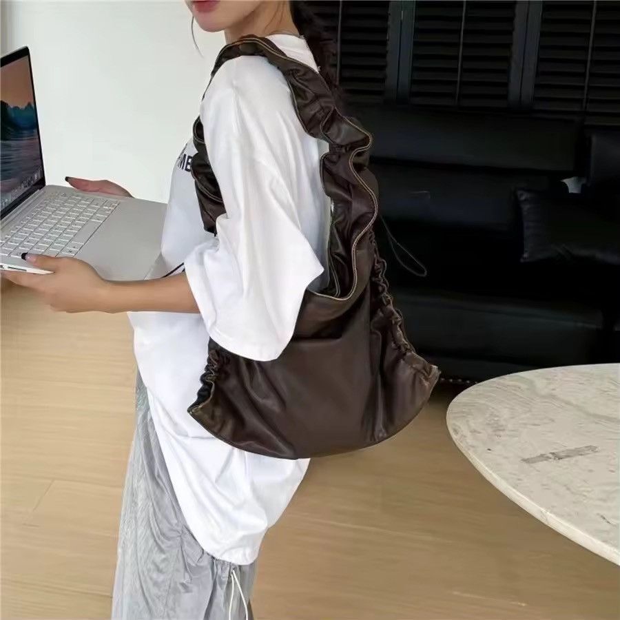 Designer Retro Streetwear PU Leather Pleated Trendy Crossbody Bag Size ONE SIZE - 4 Thumbnail