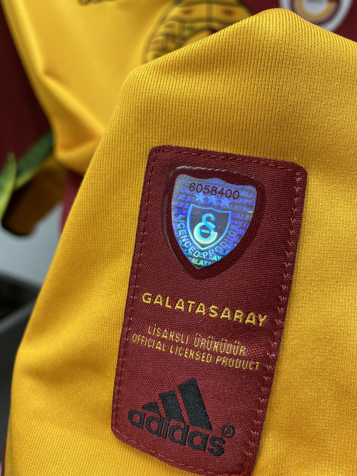 Vintage Adidas Galatasaray 2004 2005 Home Soccer Jersey/Shorts Set Size US L / EU 52-54 / 3 - 6 Thumbnail