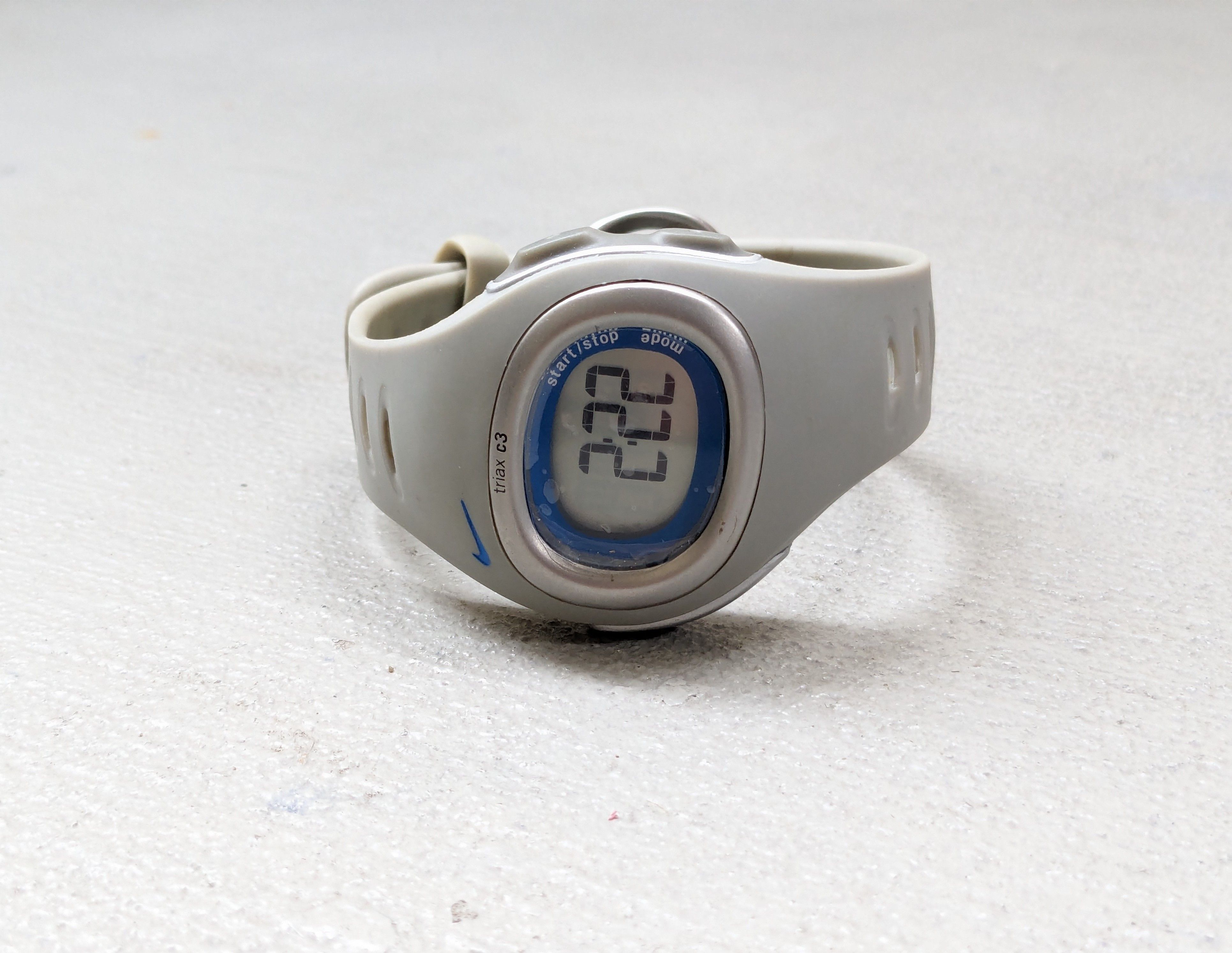 Nike Vintage Nike Watch Gray Blue Digital Rubber Minimalist Y2K Size ONE SIZE - 1 Thumbnail