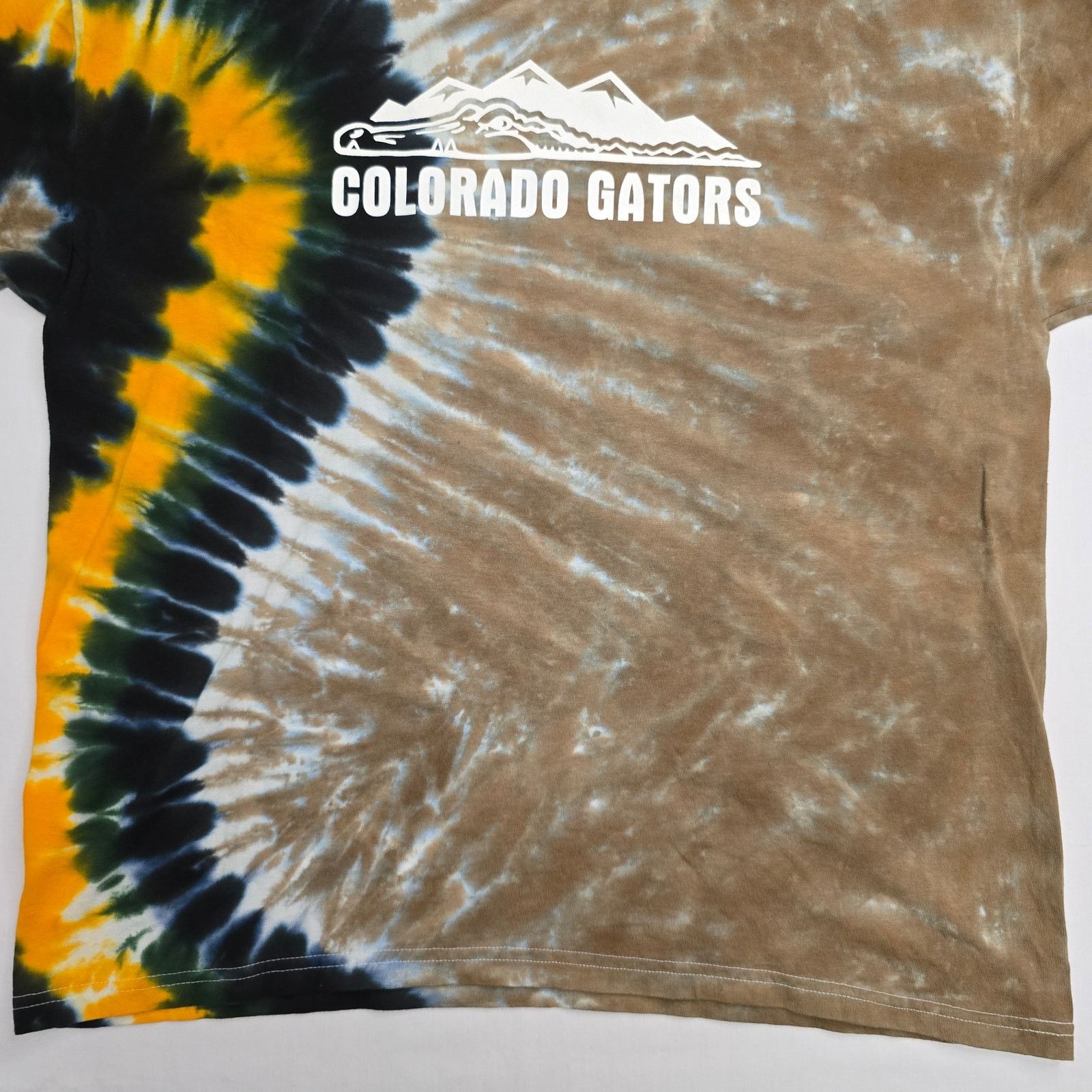 Gildan Colorado Gators XVI Tie Dye XL Alligator Festival Tee Size US XL / EU 56 / 4 - 4 Thumbnail