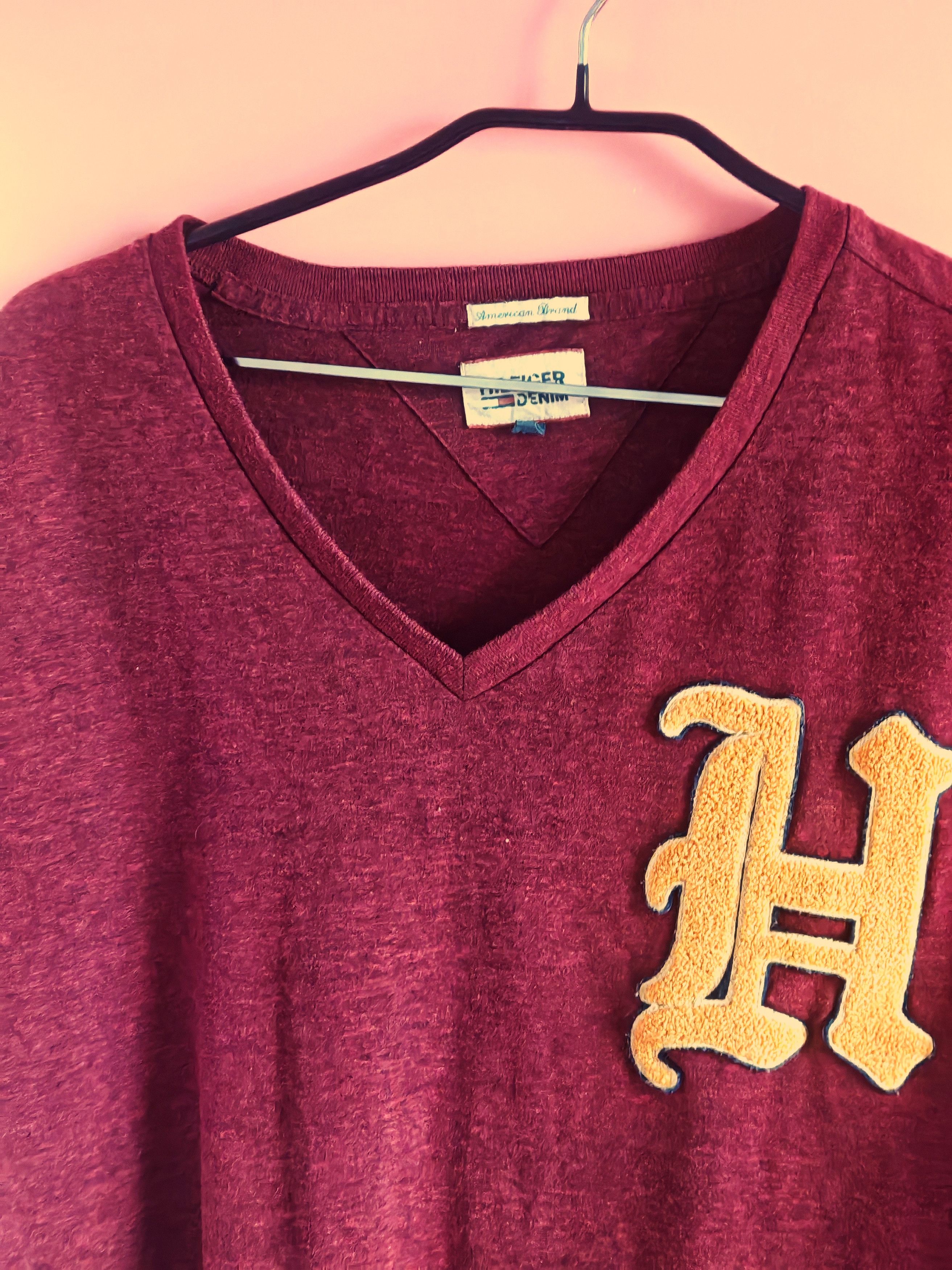 Tommy Hilfiger Vintage Tommy Hilfiger Trashed Logo Graphic Tee Burgundy Size US XL / EU 56 / 4 - 7 Thumbnail
