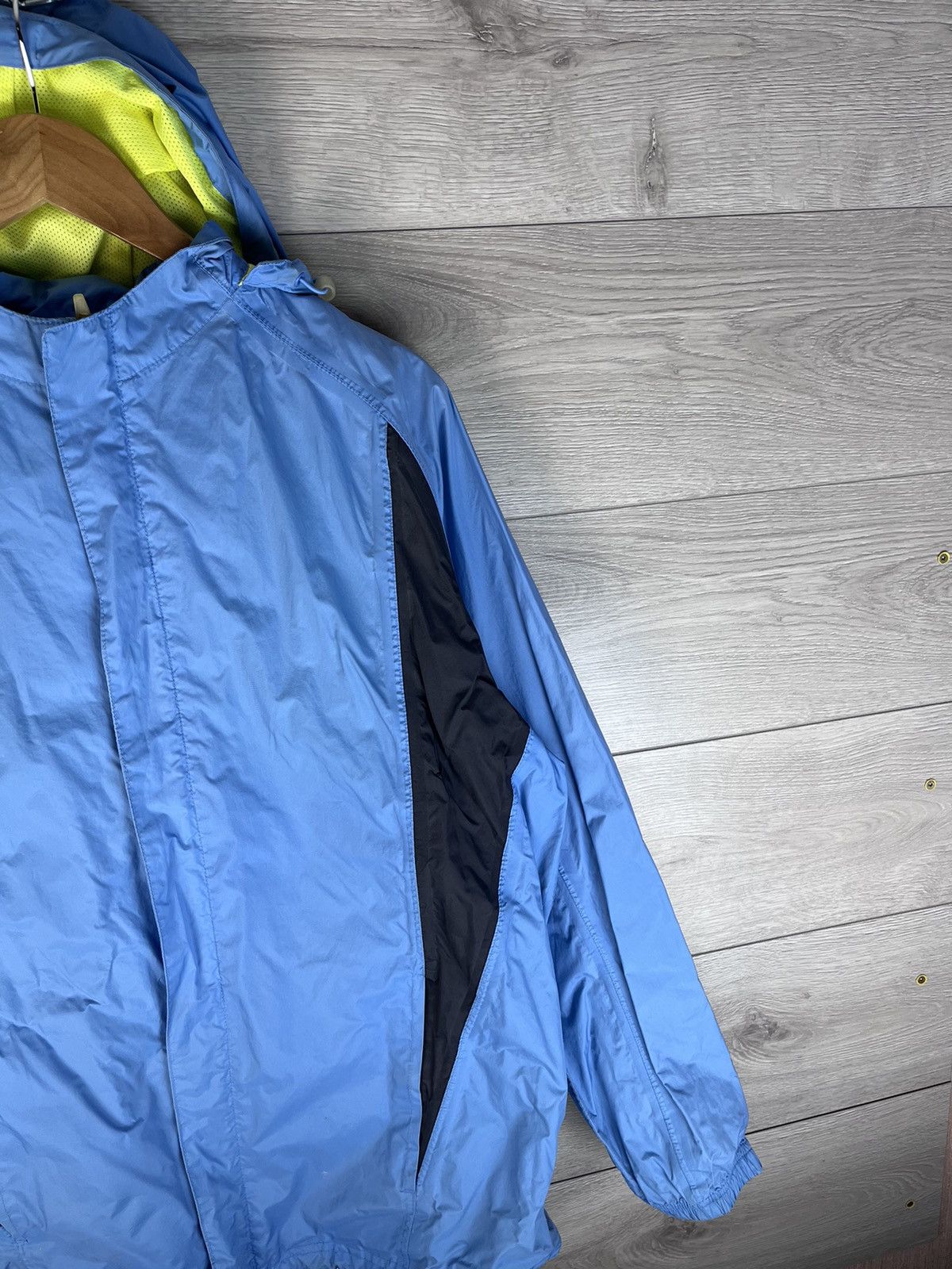 Nike vintage 90s nike windbreaker jacket mens size L Size US L / EU 52-54 / 3 - 2 Thumbnail