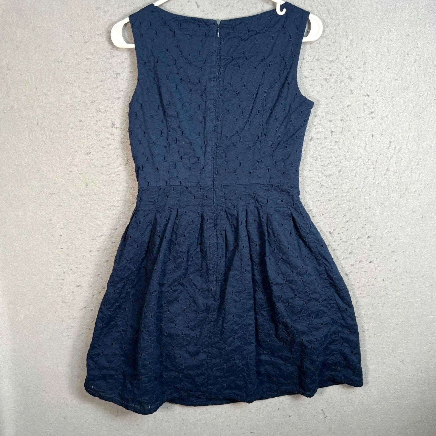 Uniqlo Uniqlo Womens XS Navy Embroidered Sleeveless Fit & Flare Dress Size XS / US 0-2 / IT 36-38 - 2 Thumbnail