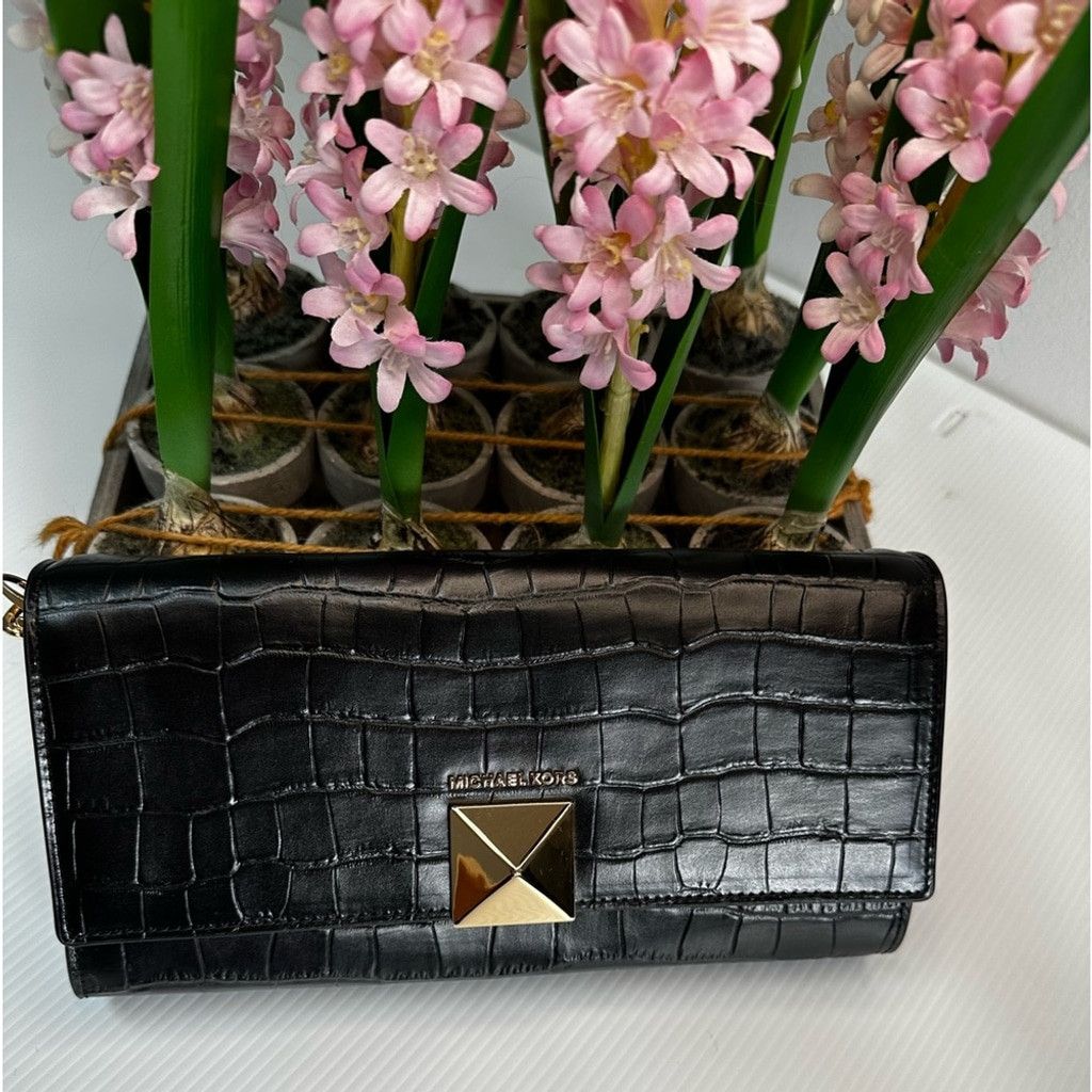 Michael Kors Michael Kors BN Croco black leather clutch crossbody Size ONE SIZE - 1 Thumbnail