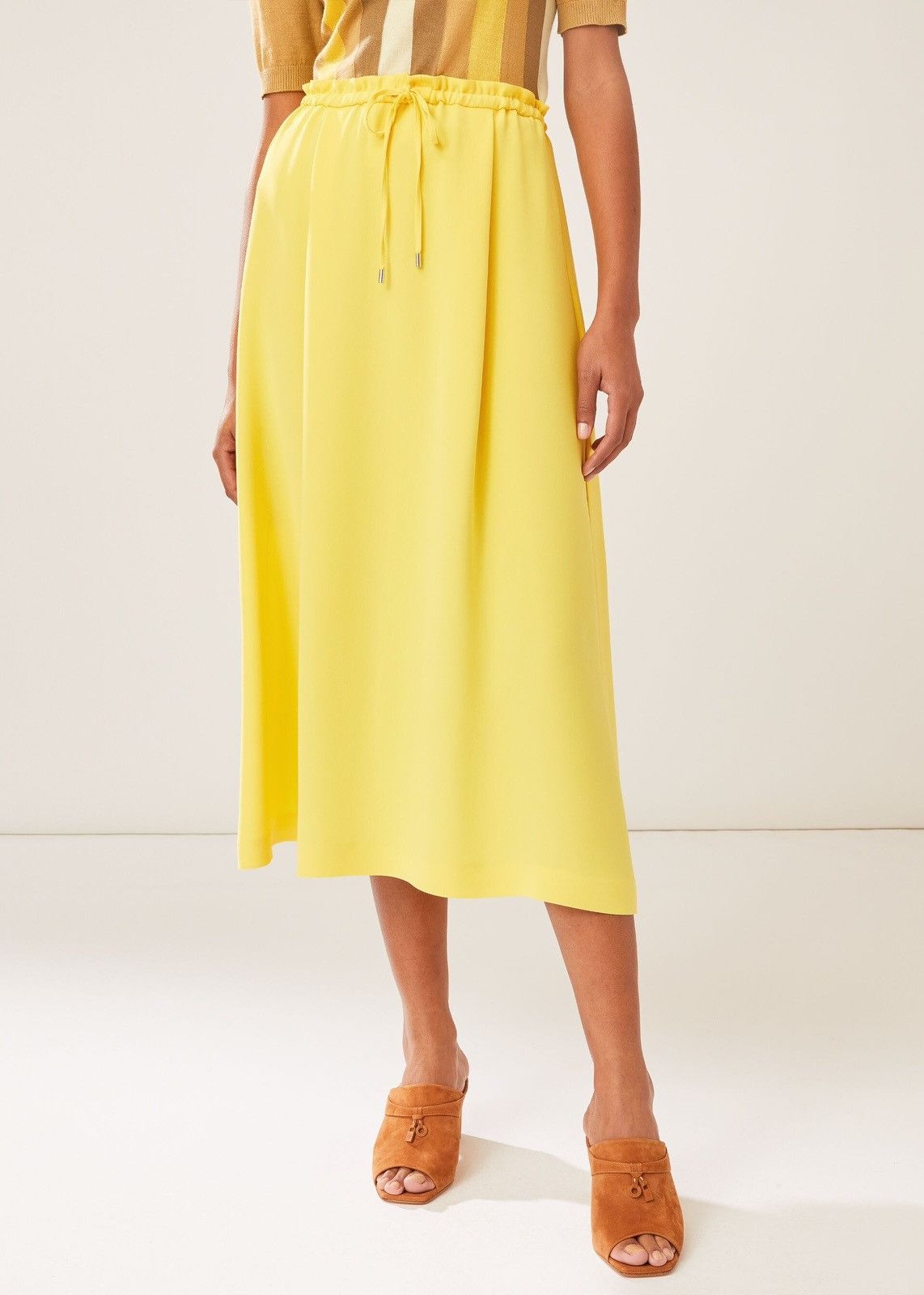 Loro Piana o1srvl11e0824 Lina Silk Midi Skirt in Yellow Size 26" / US 2 / IT 38 - 2 Thumbnail
