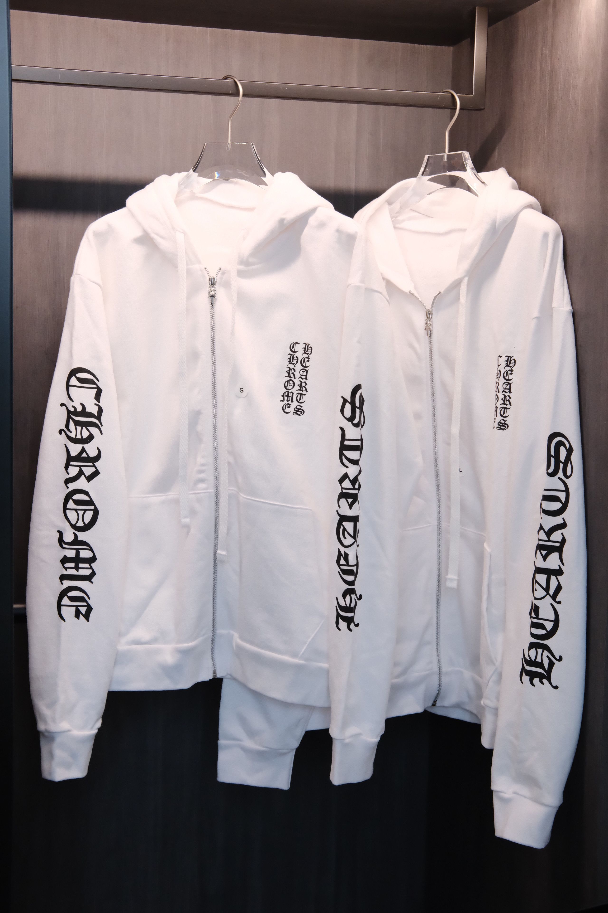Chrome Hearts Vertical Logo Thermal Zip Up Hooded Size US L / EU 52-54 / 3 - 1 Thumbnail