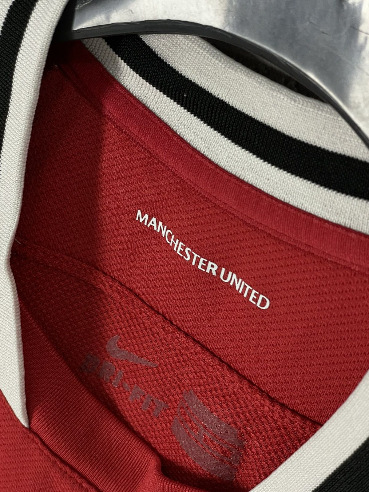 Nike BLOKECORE ⚽️ NIKE MANCHASTER UNITED AON JERSEY T-SHIRT KIT Size US L / EU 52-54 / 3 - 8 Thumbnail