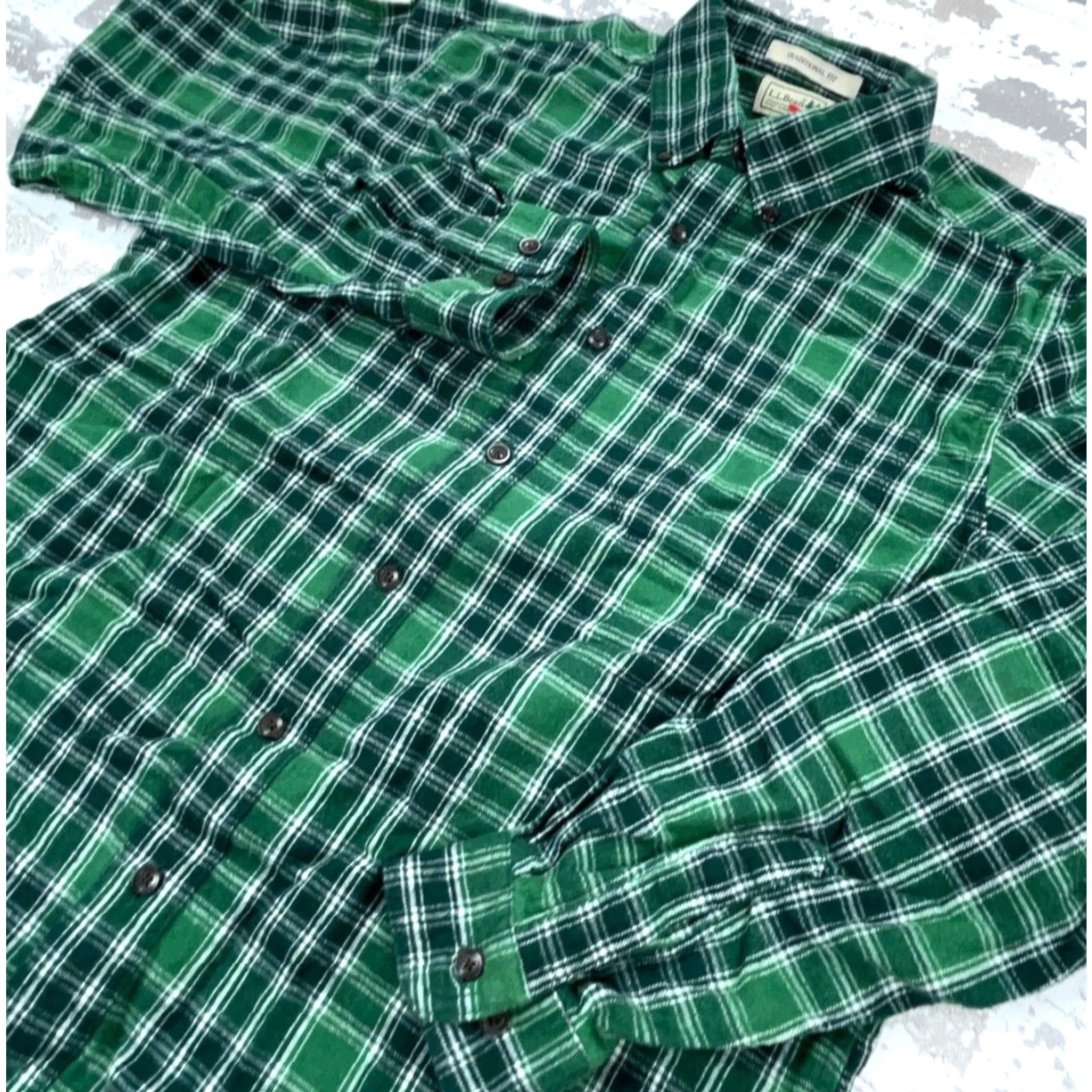 Vintage LL Bean Shirt Men Medium Green Flannel Button Up Plaid Traditional Fit Camp Size US M / EU 48-50 / 2 - 2 Thumbnail