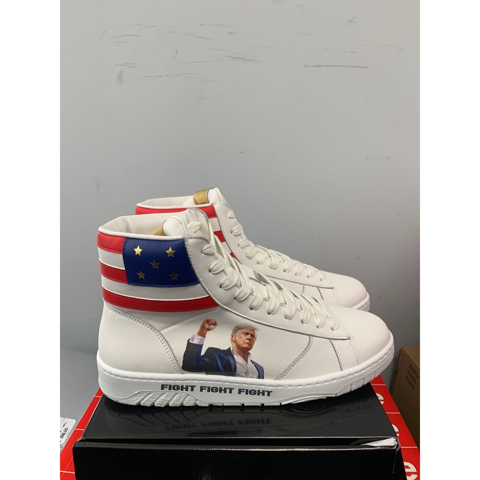 Donald Trump FIGHT White Sneaker High Top Size 11 BRAND NEW