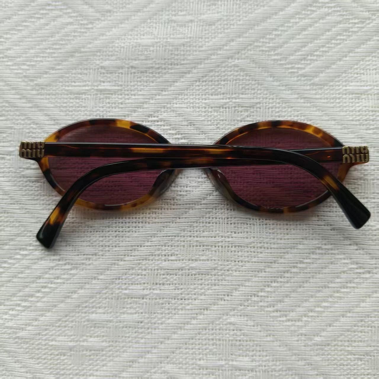 Miu Miu MIU MIU Nerd Logo Temple Oval Shades Tortoiseshell Unisex Size ONE SIZE - 4 Thumbnail